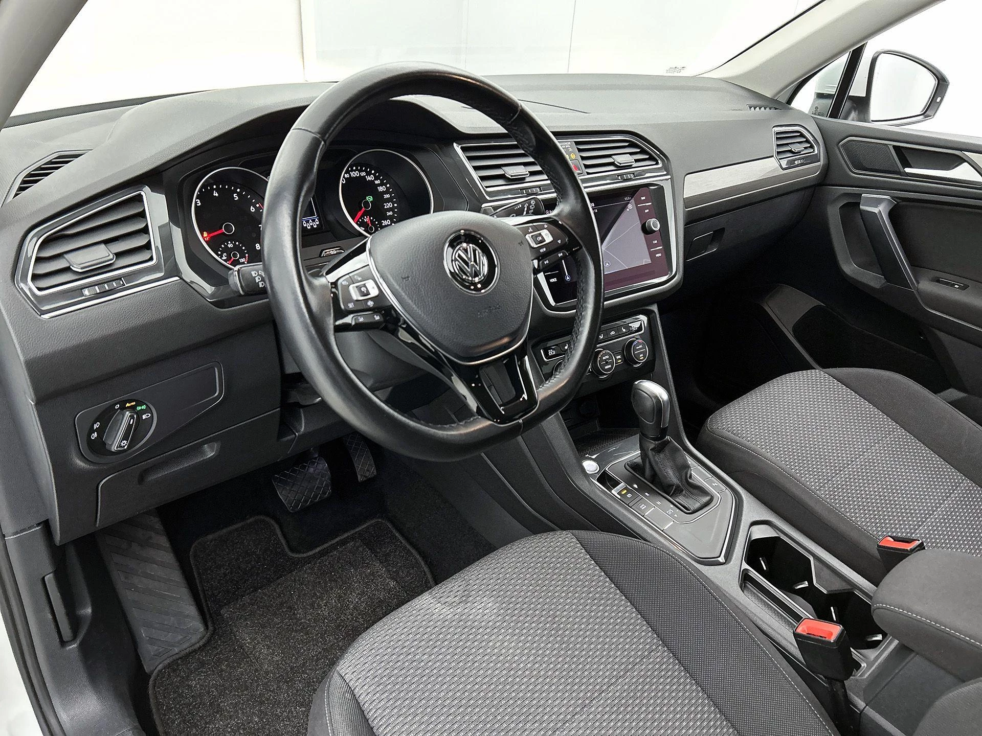 Volkswagen-Tiguan Allspace-image-21