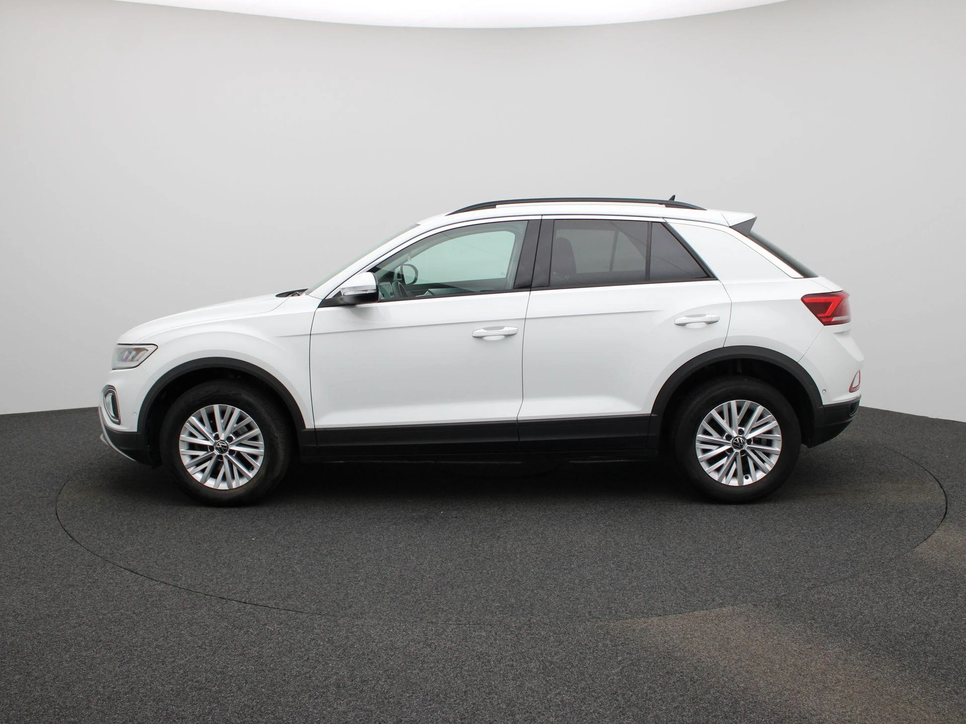 Volkswagen-T-Roc-image-3