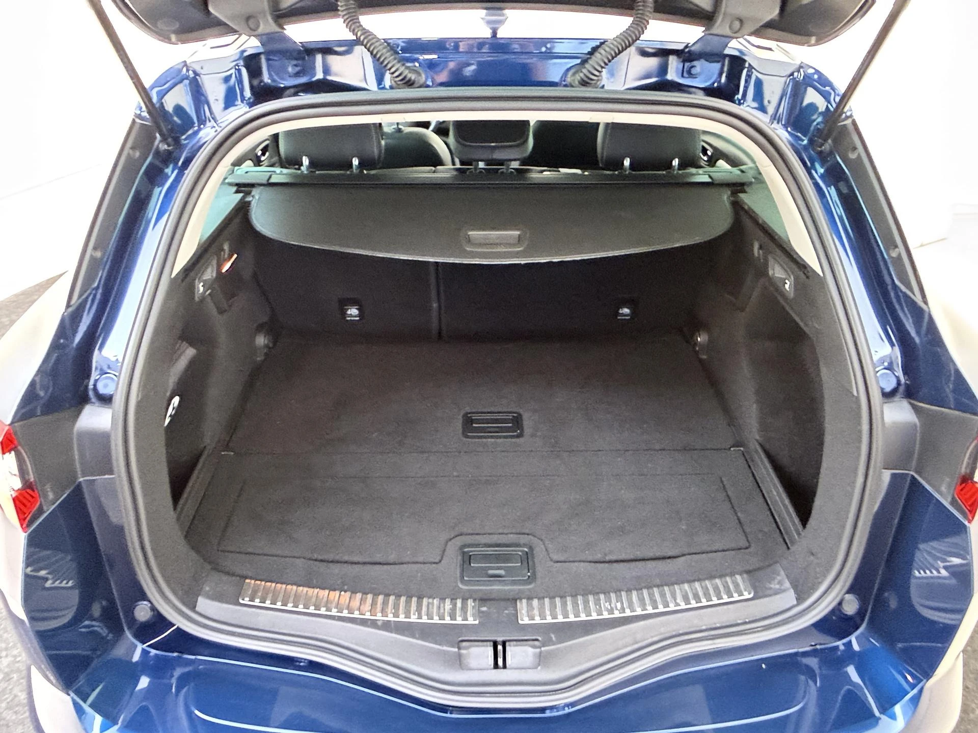 Renault-Mégane Estate-image-29