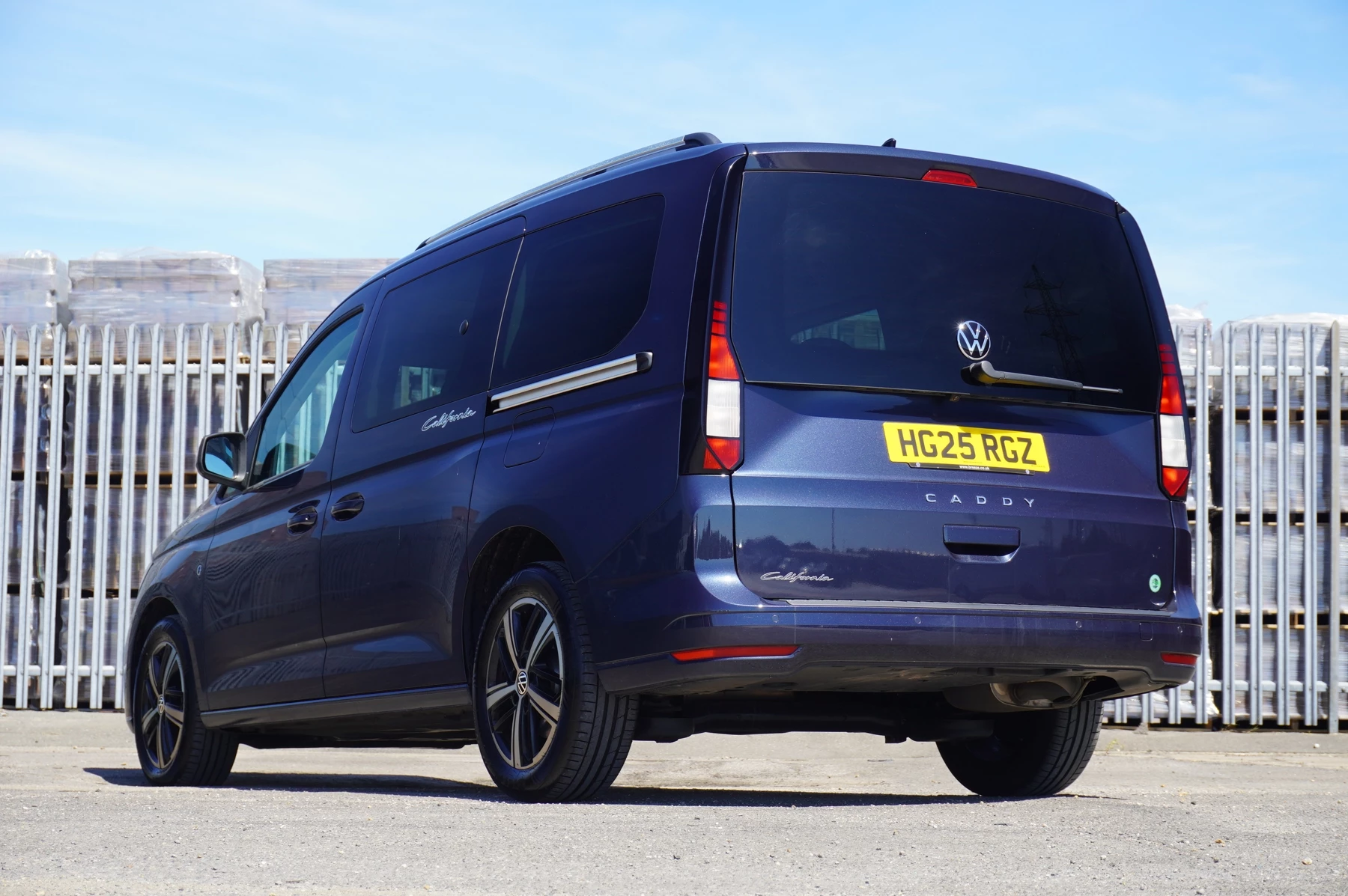 Volkswagen-Caddy-image-2