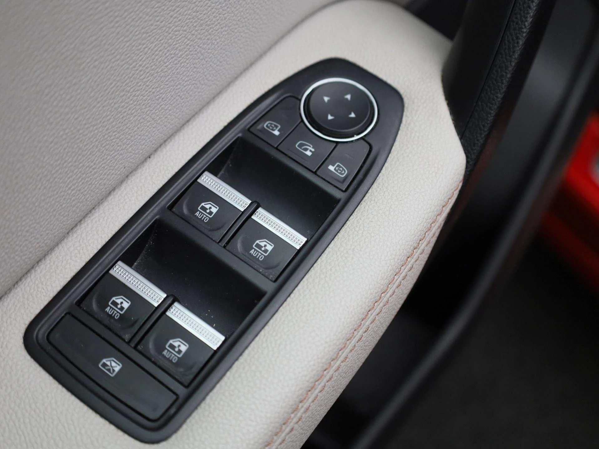 Renault Captur 1.6 E-Tech Plug-in Hybrid Initiale Paris 160PK