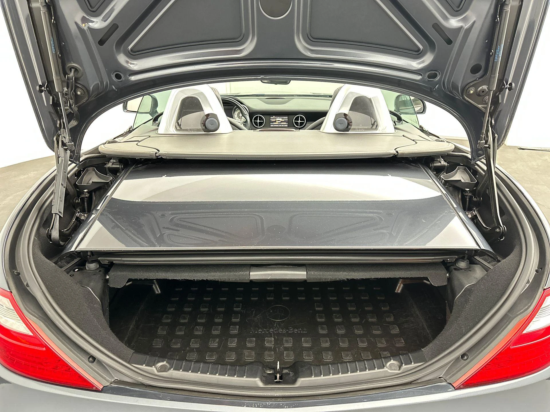 Mercedes-Benz-SLK-image-22