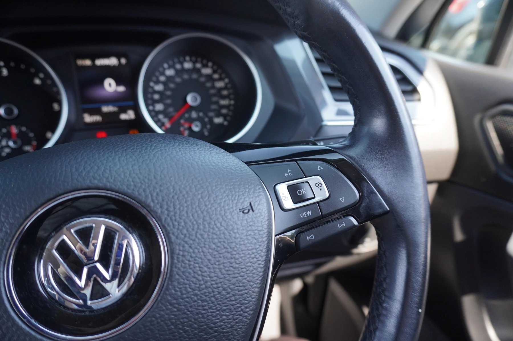 Volkswagen-Tiguan Allspace-image-40