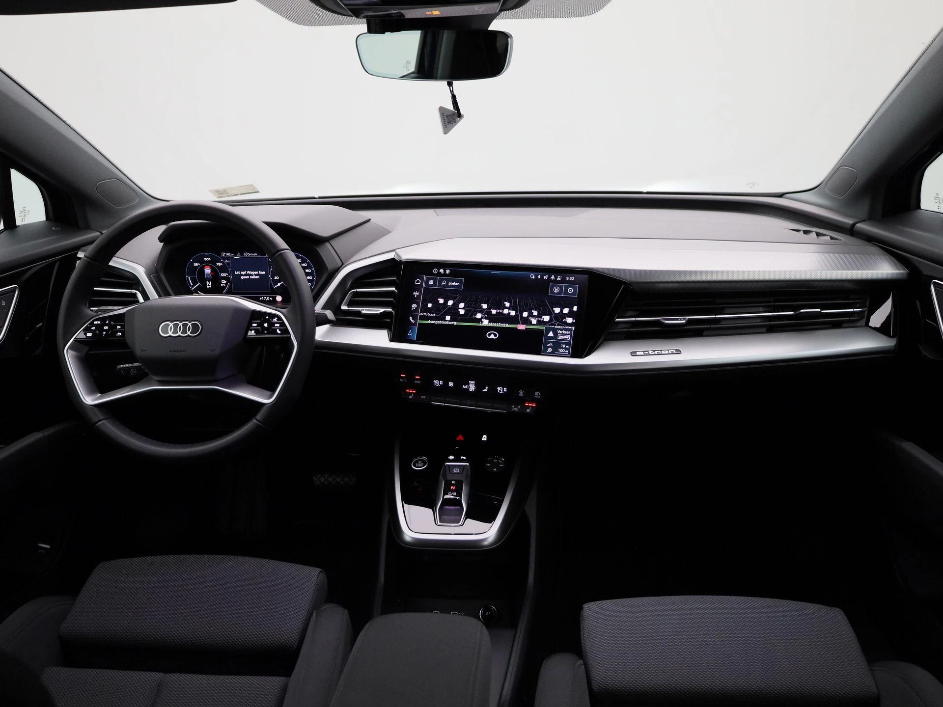 Audi-Q4 e-tron-image-35