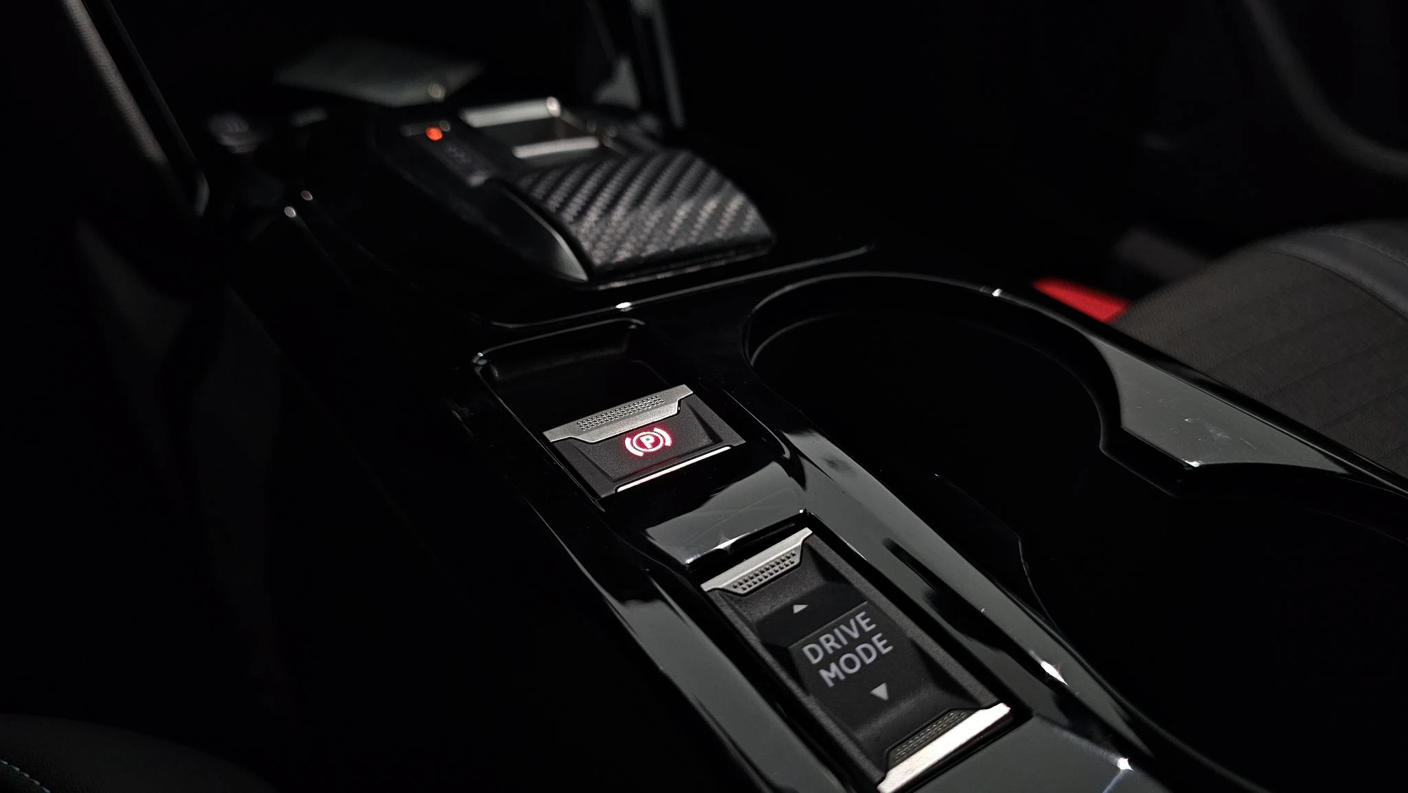 Peugeot-e-2008-image-22