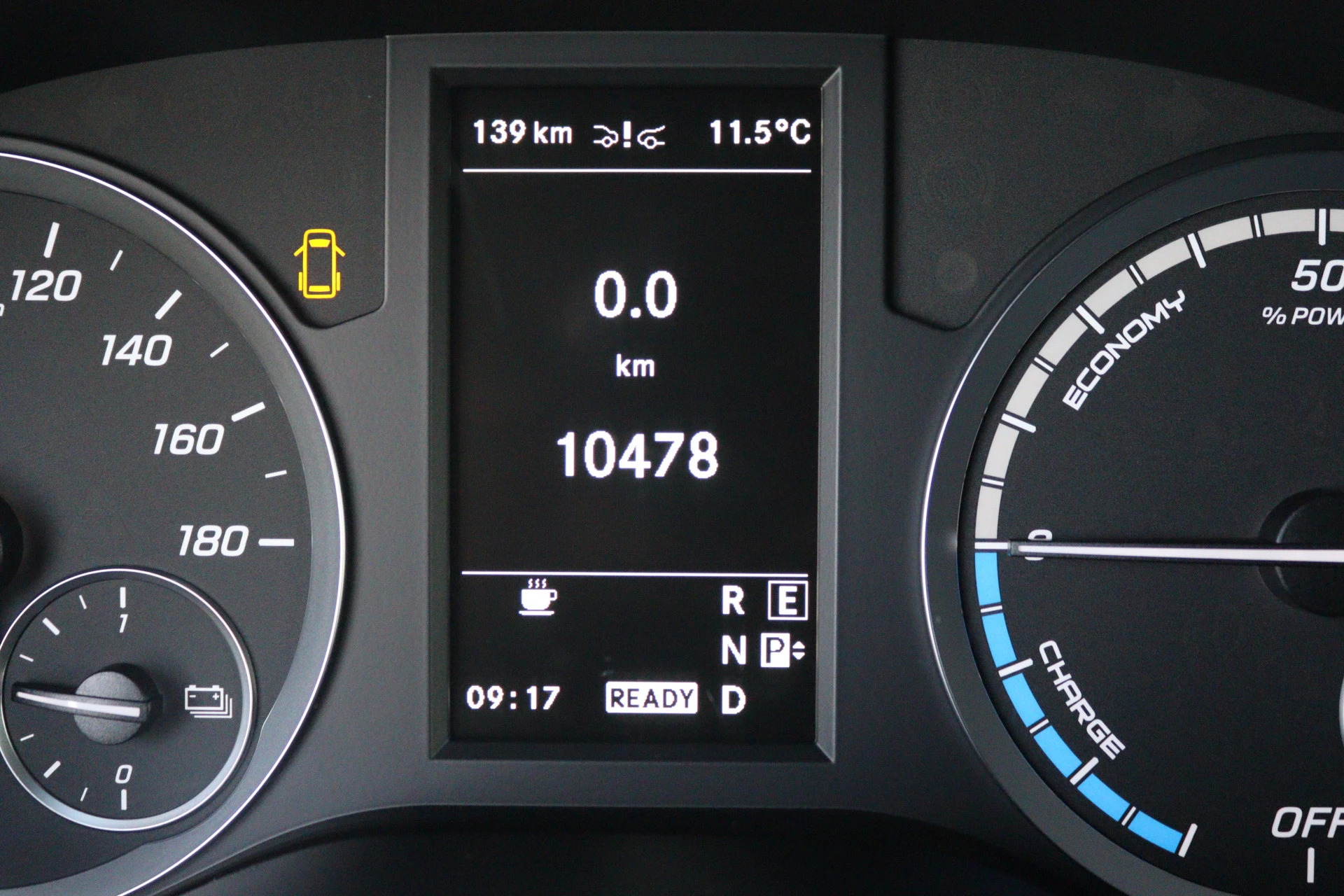 Mercedes-Benz-eVito-image-6