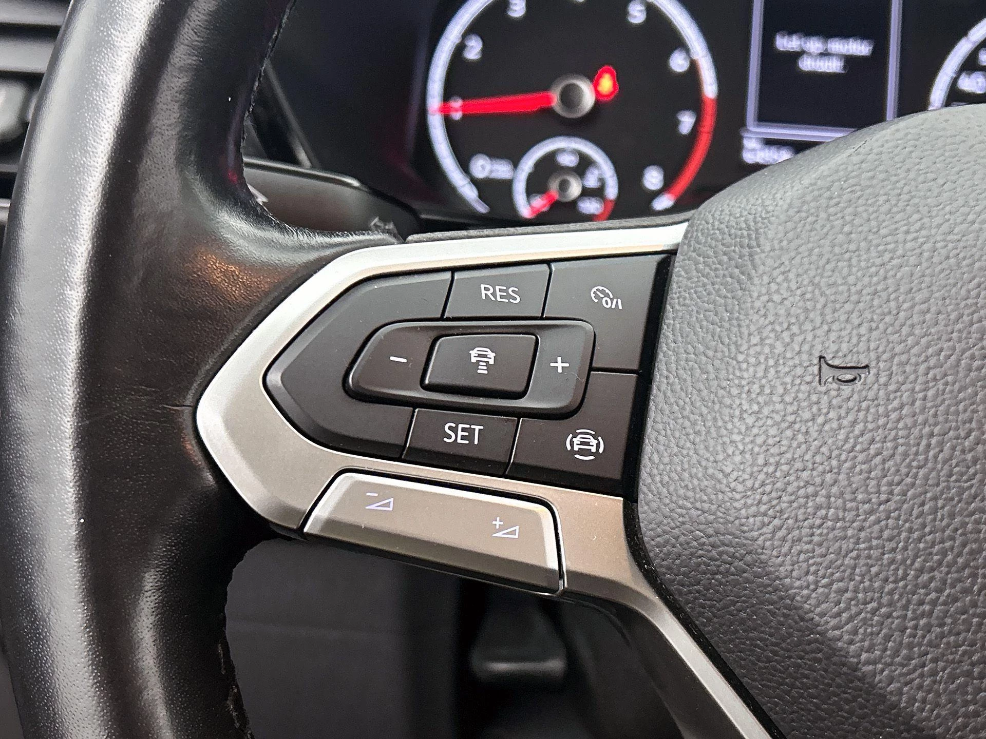 Volkswagen-T-Cross-image-5