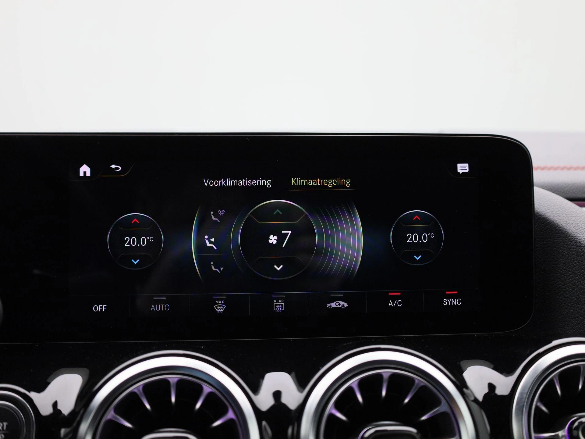 Mercedes-Benz-EQA-image-19