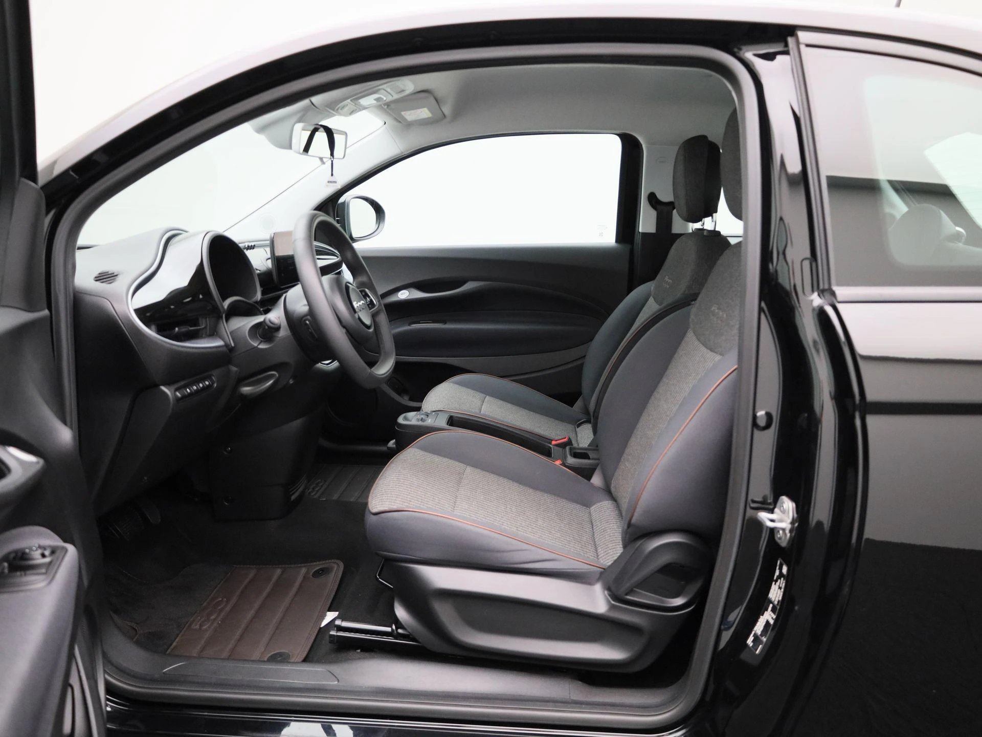 Fiat-500e-image-8