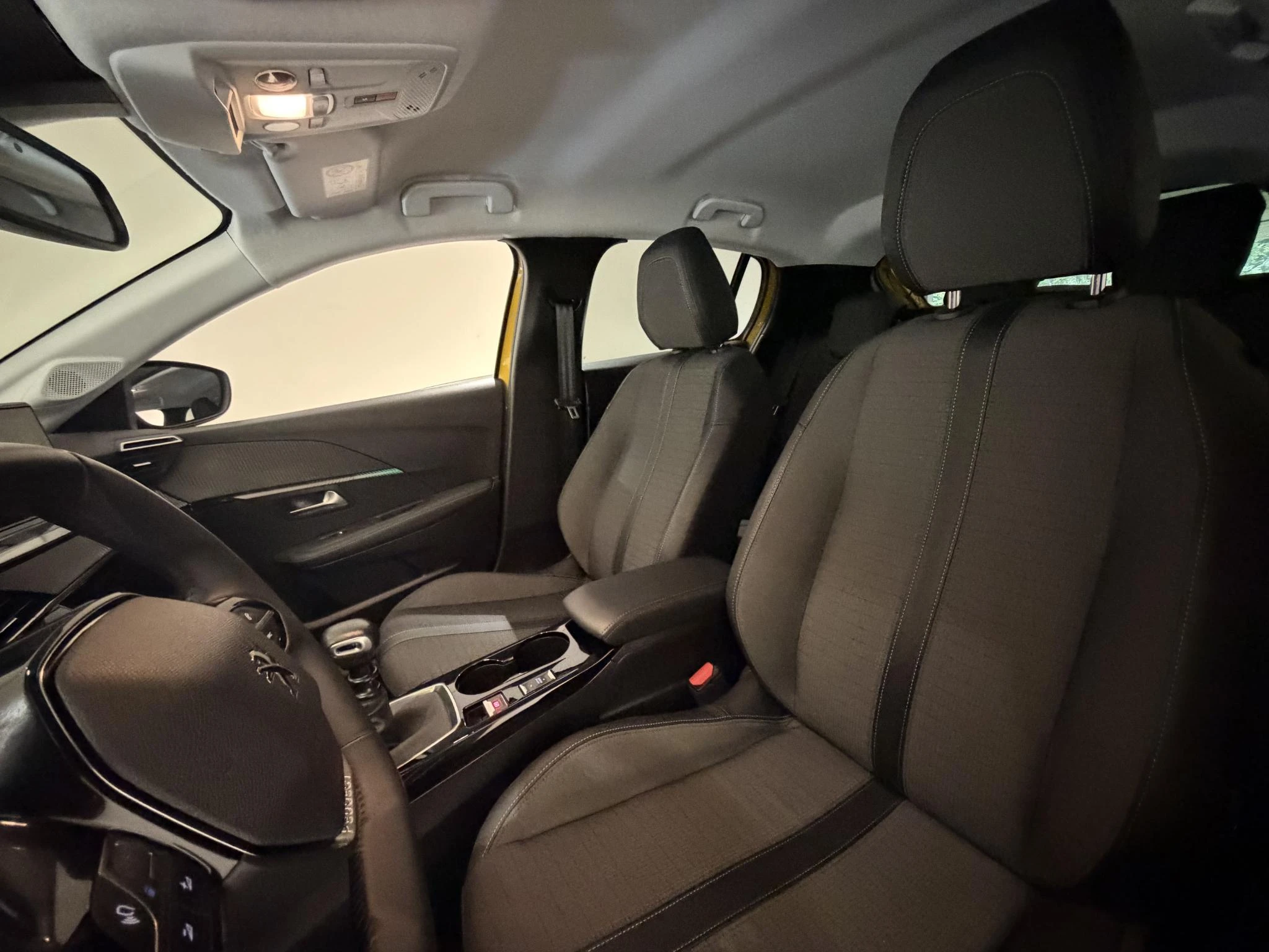 Peugeot-208-image-19