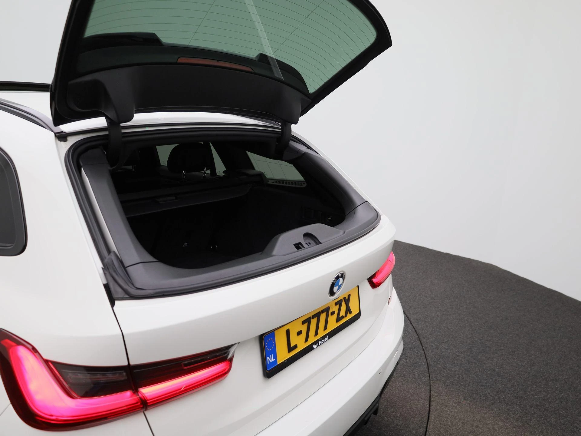 BMW-3 Serie-image-59
