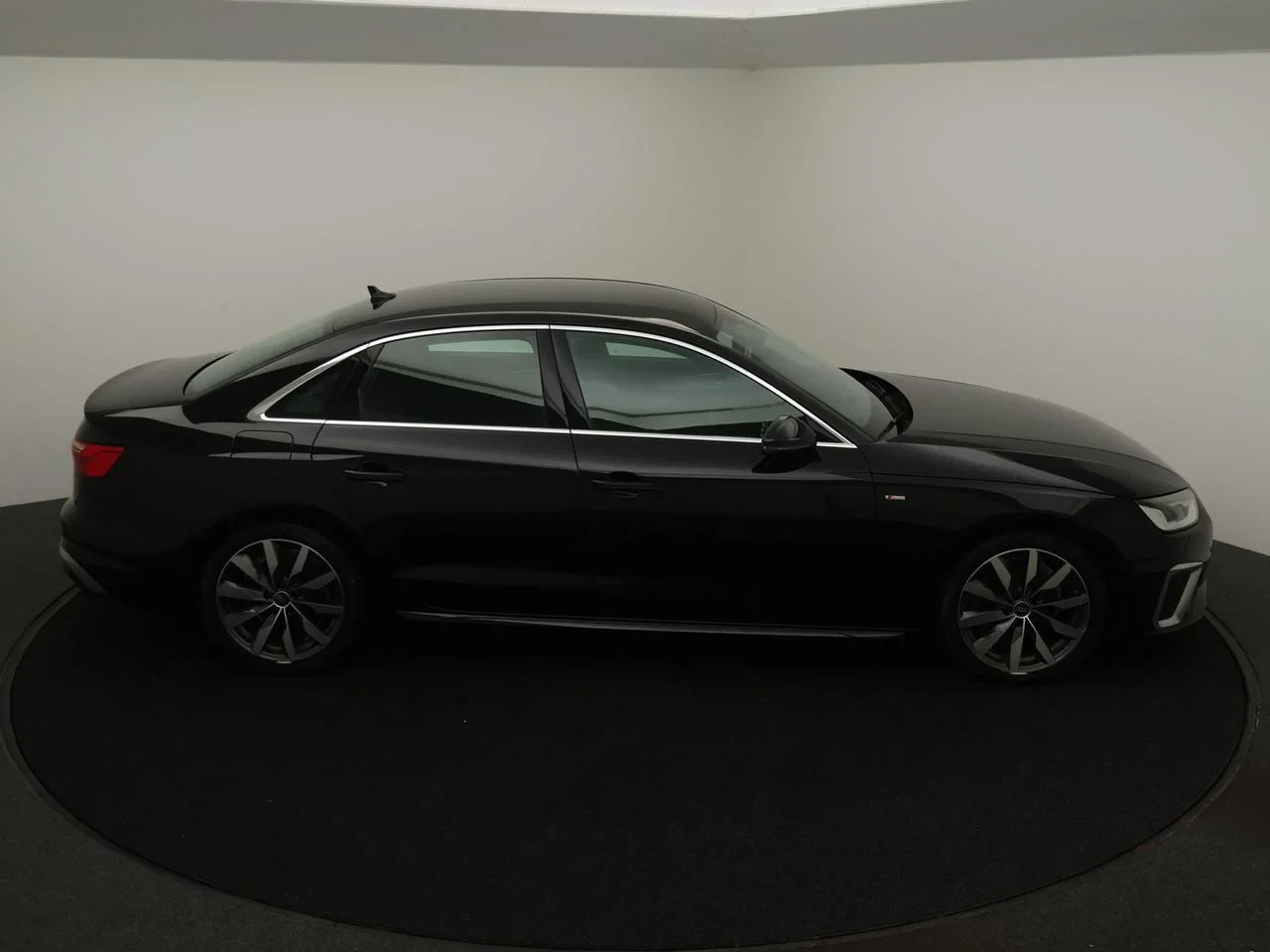 Audi-A4-image-5