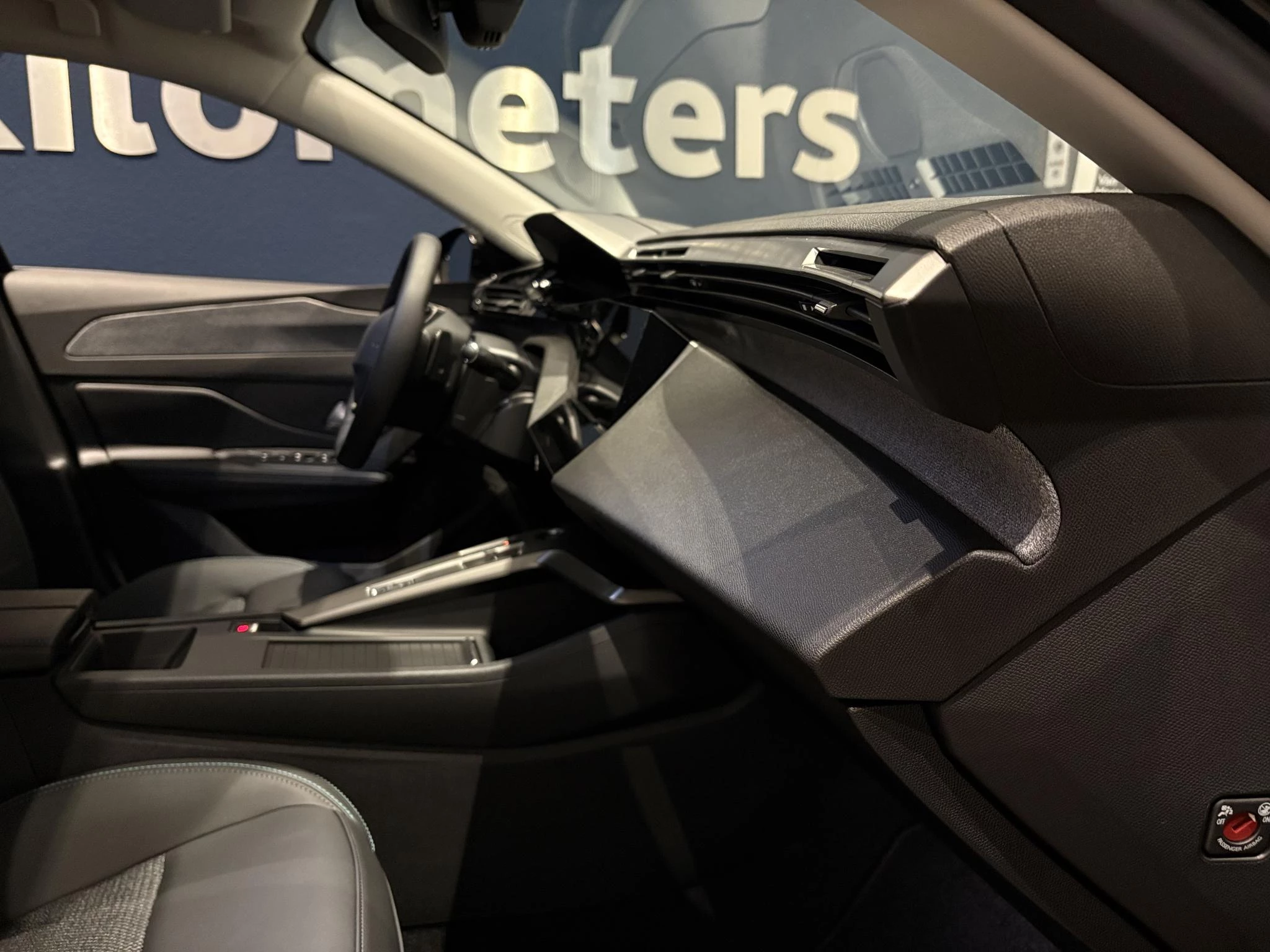 Peugeot-408-image-17