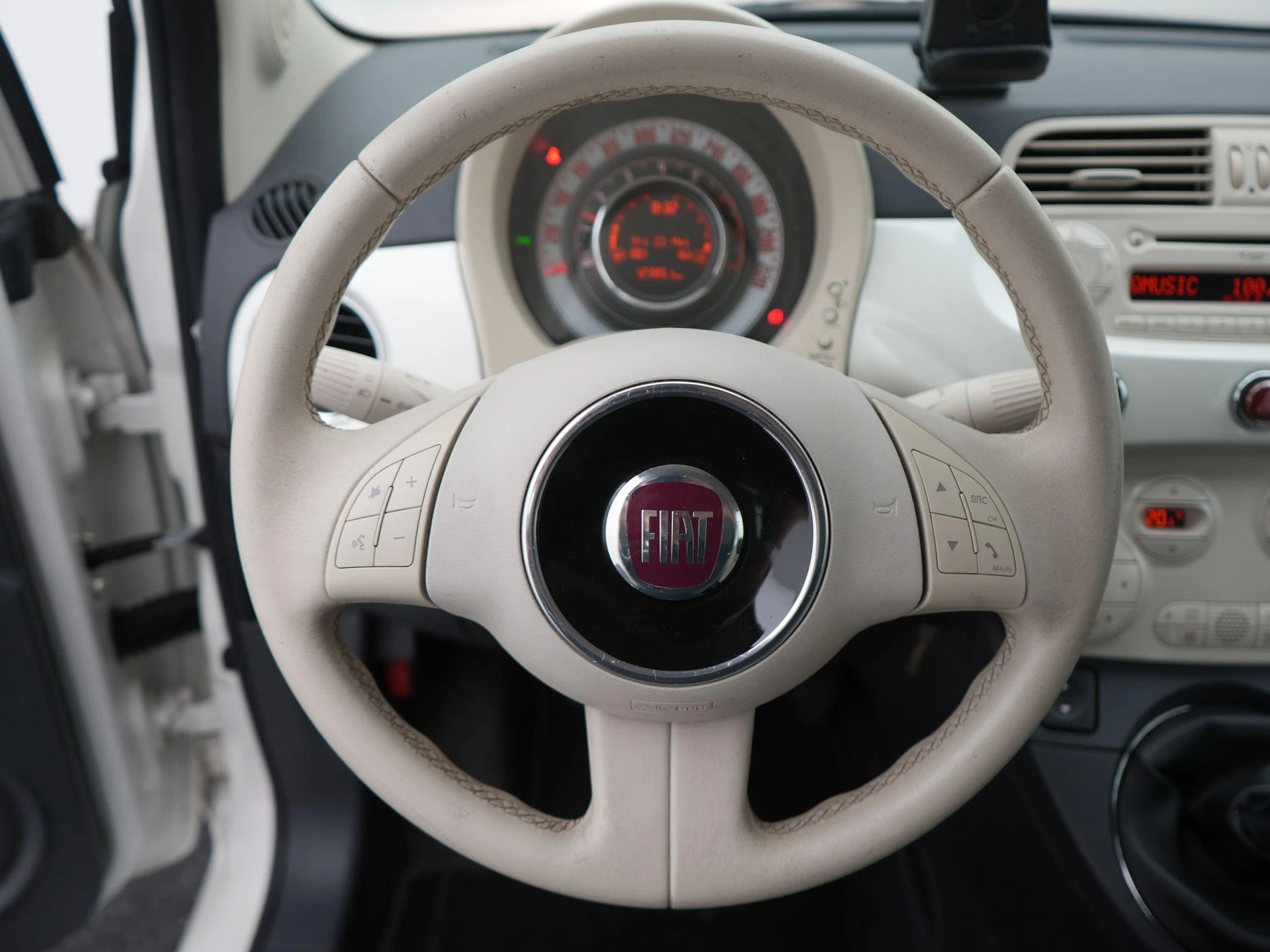 Fiat-500C-image-7