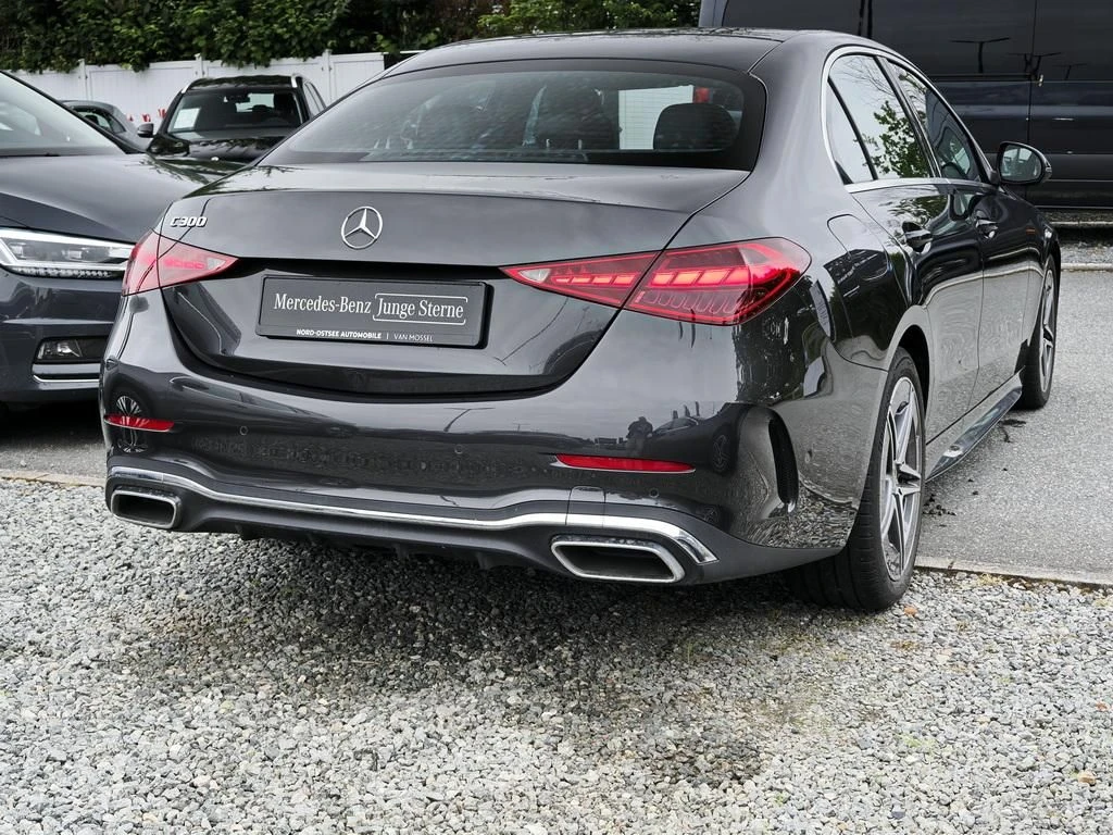 Mercedes-Benz-C-Klasse 300-image-5