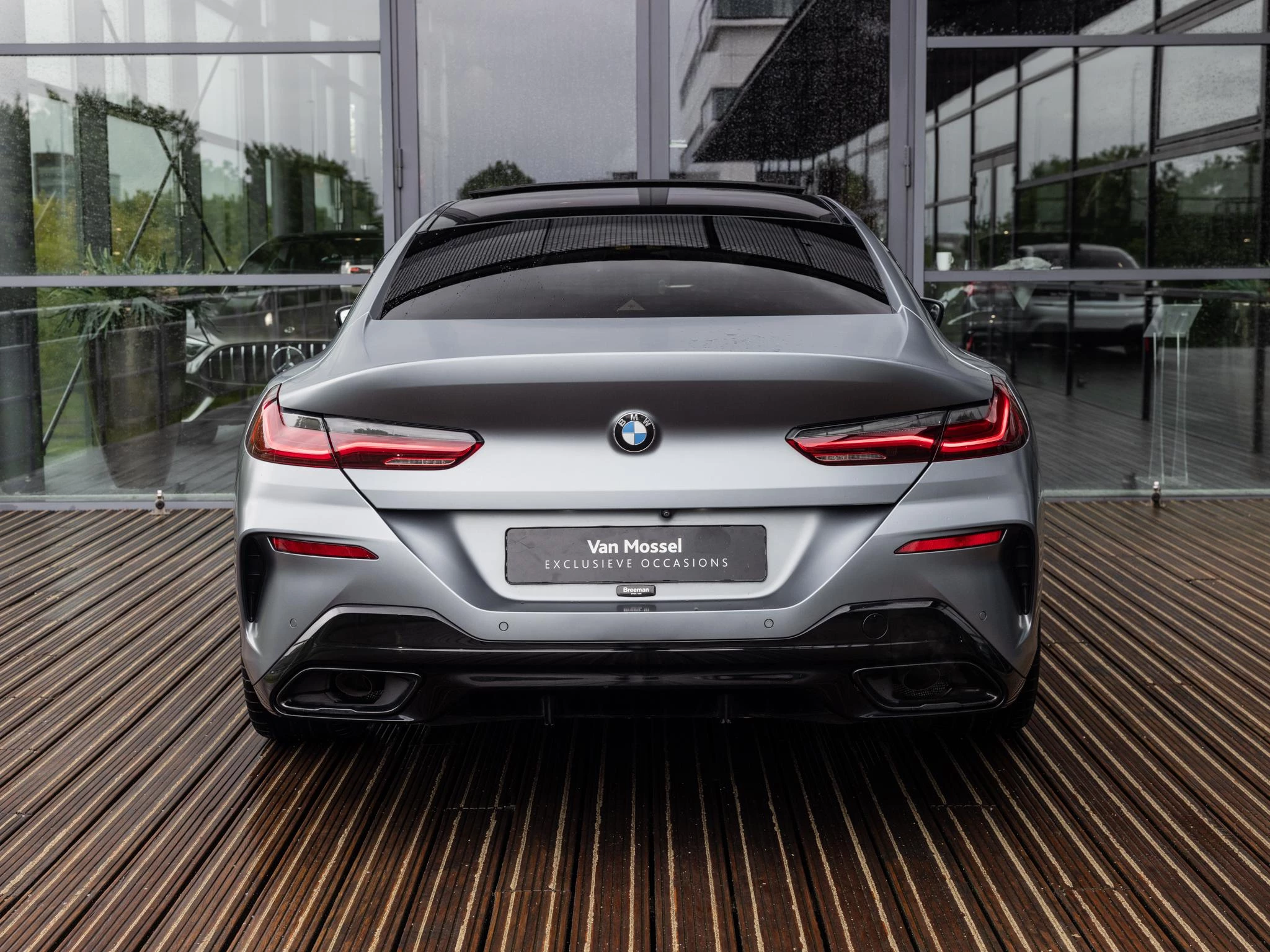 BMW-8 Serie-image-4
