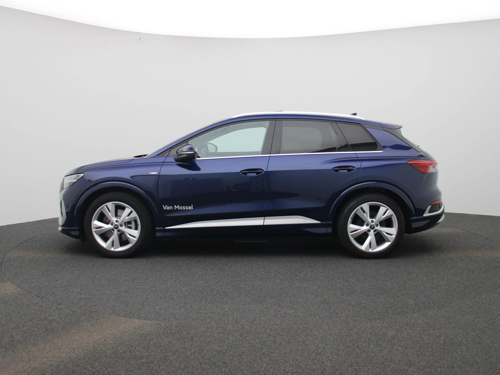 Audi-Q4 e-tron-image-3