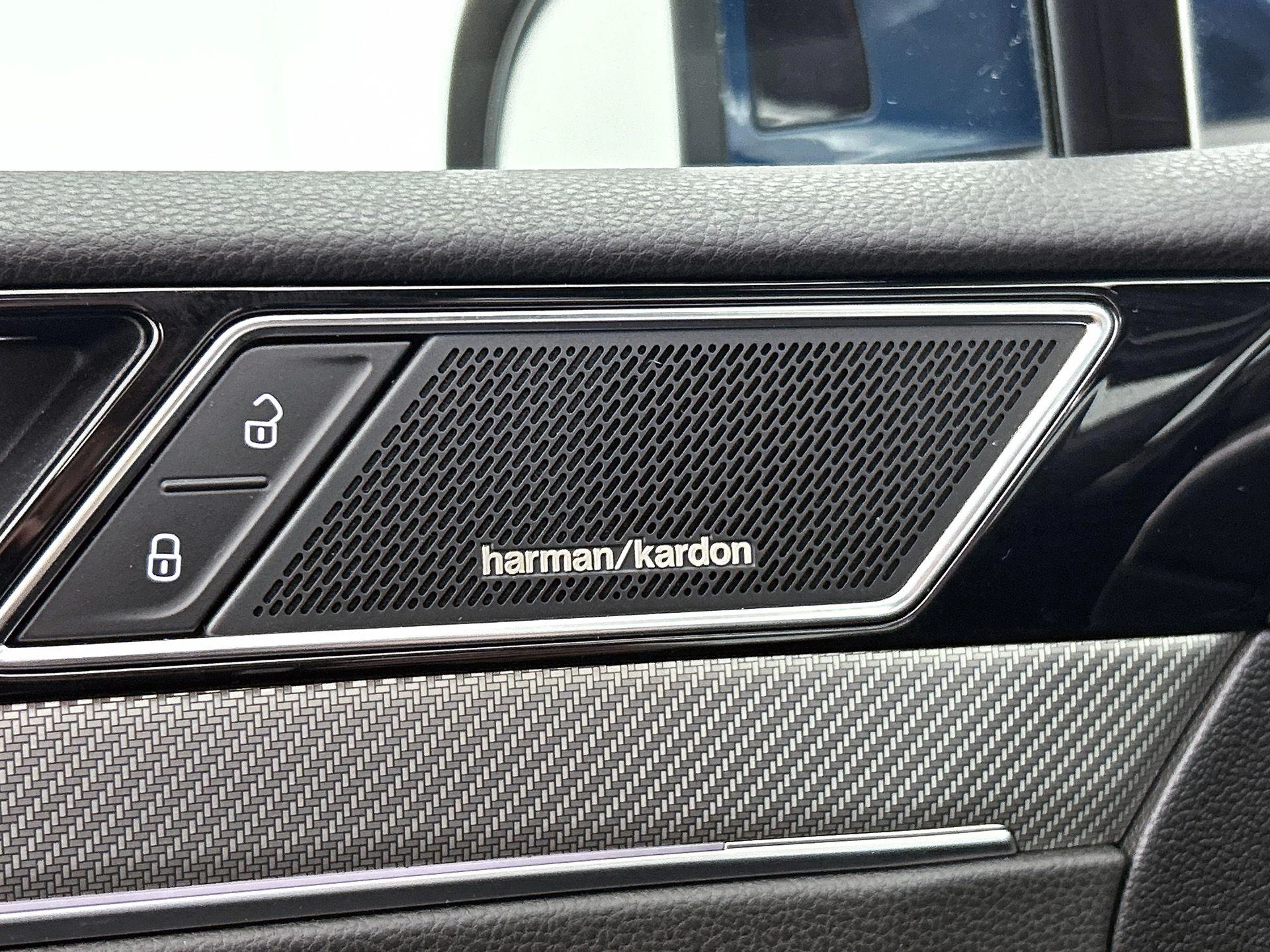 Volkswagen-Passat-image-25