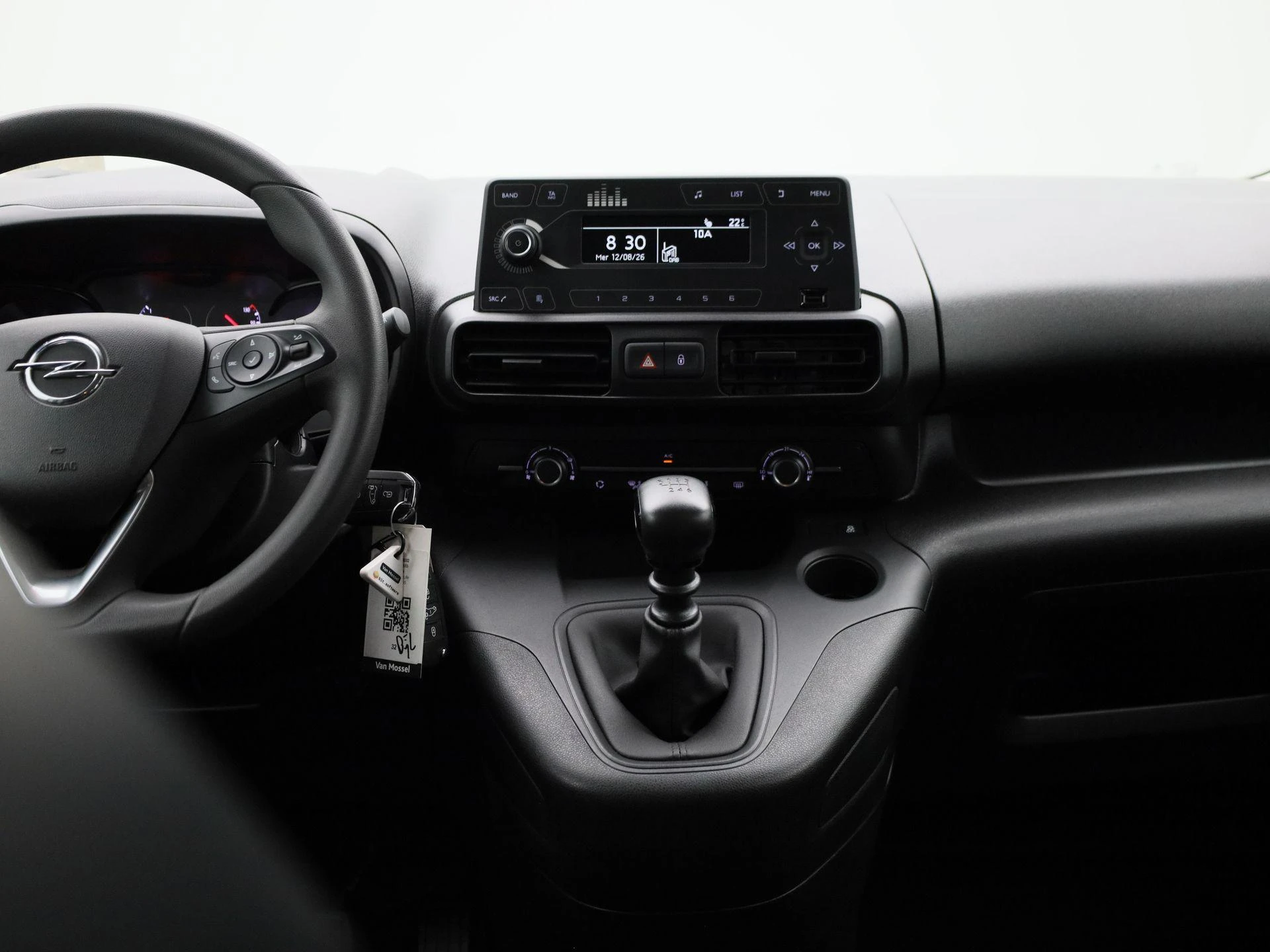 Opel-Combo Life-image-8