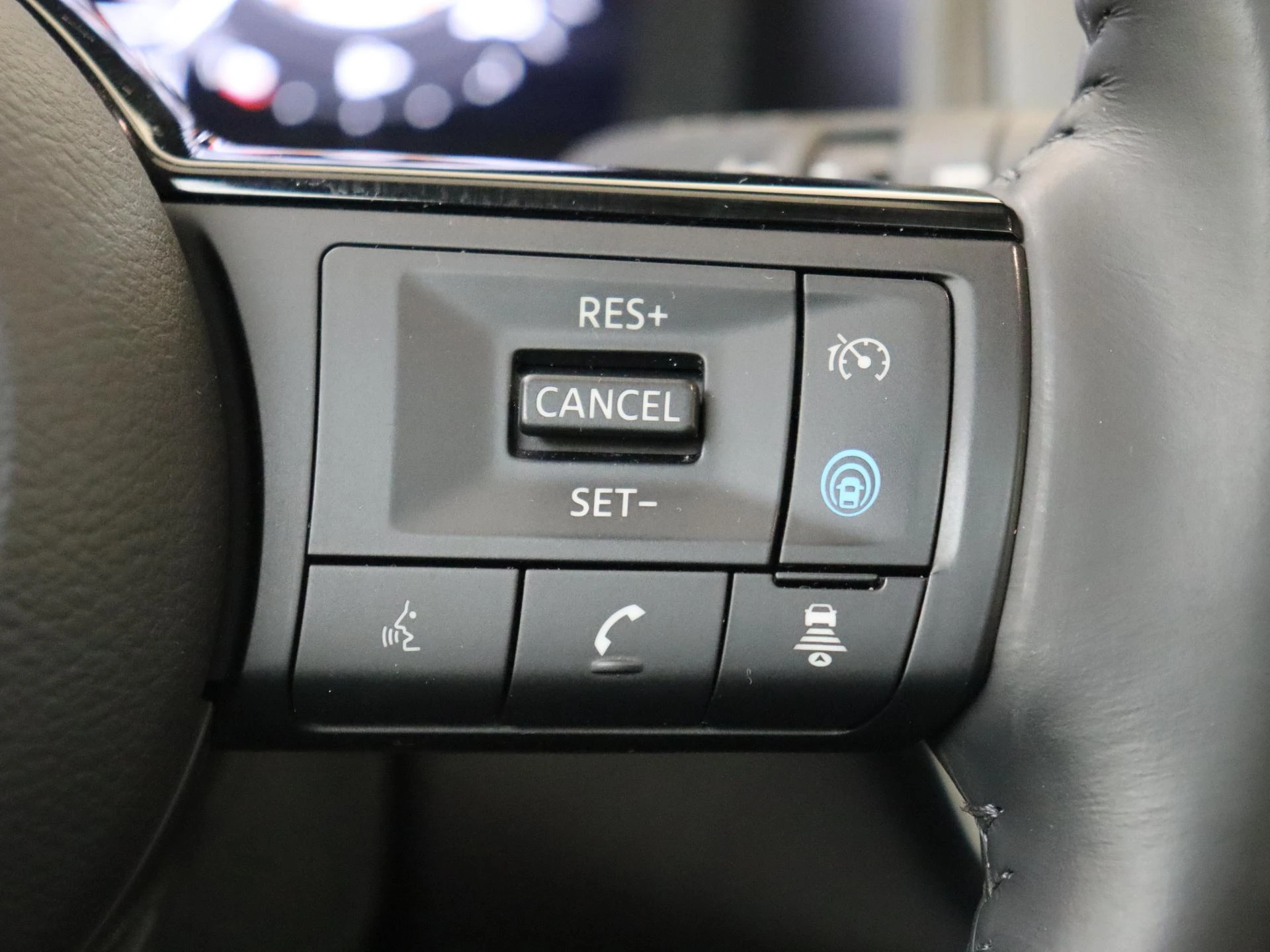 Nissan-QASHQAI-image-12