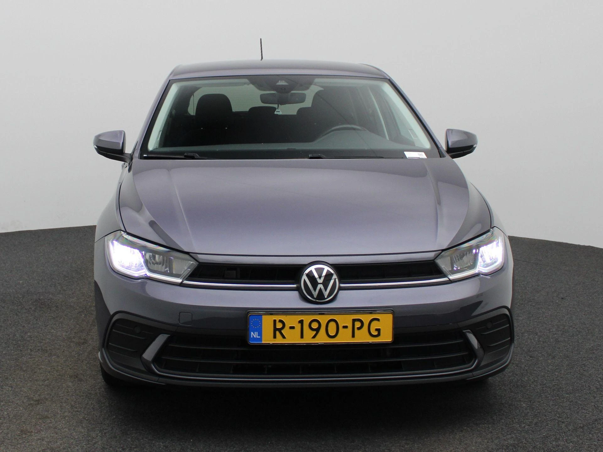 Volkswagen-Polo-image-2