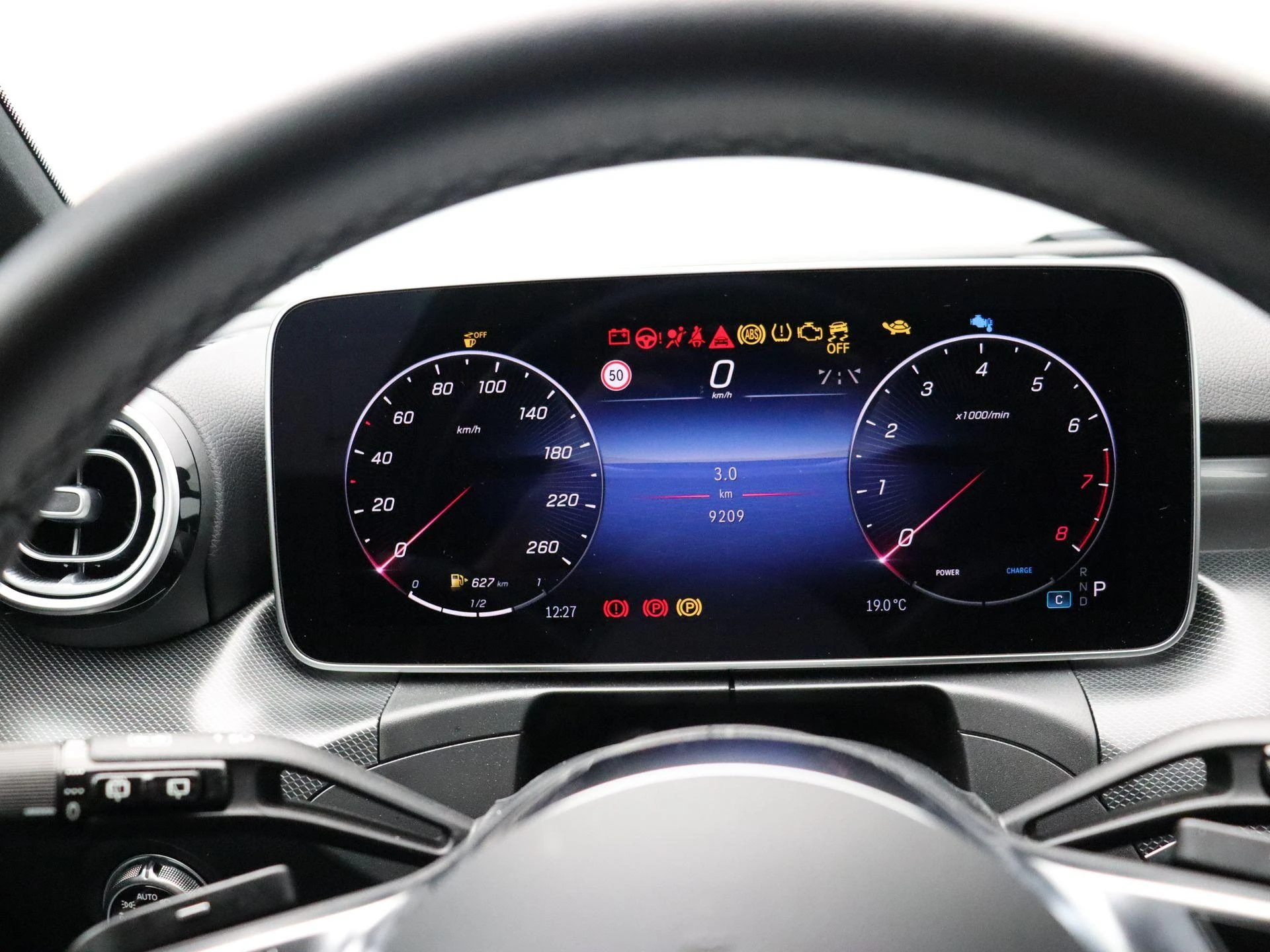 Mercedes-Benz-C-Klasse-image-13