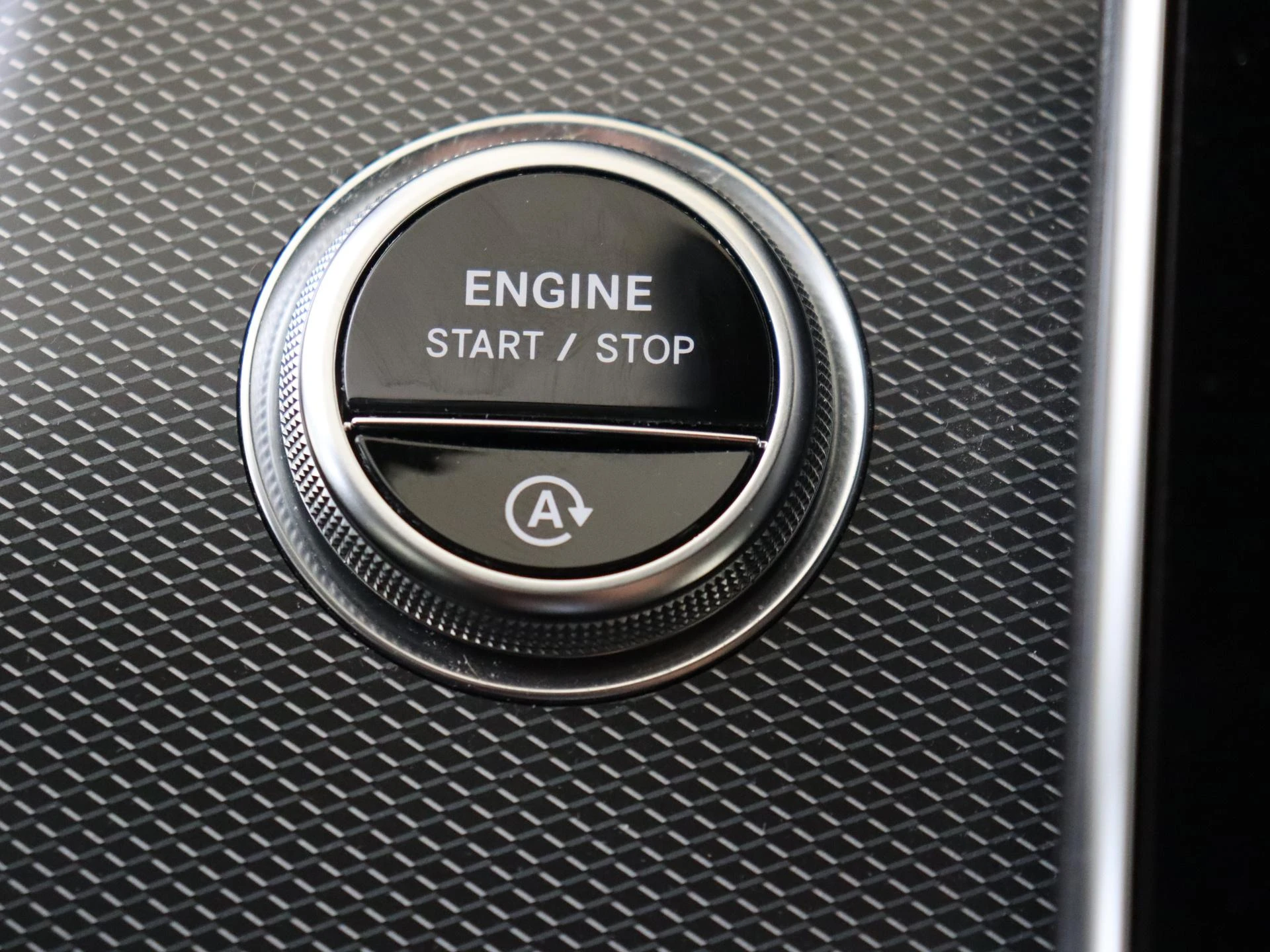 Mercedes-Benz-C-Klasse-image-20