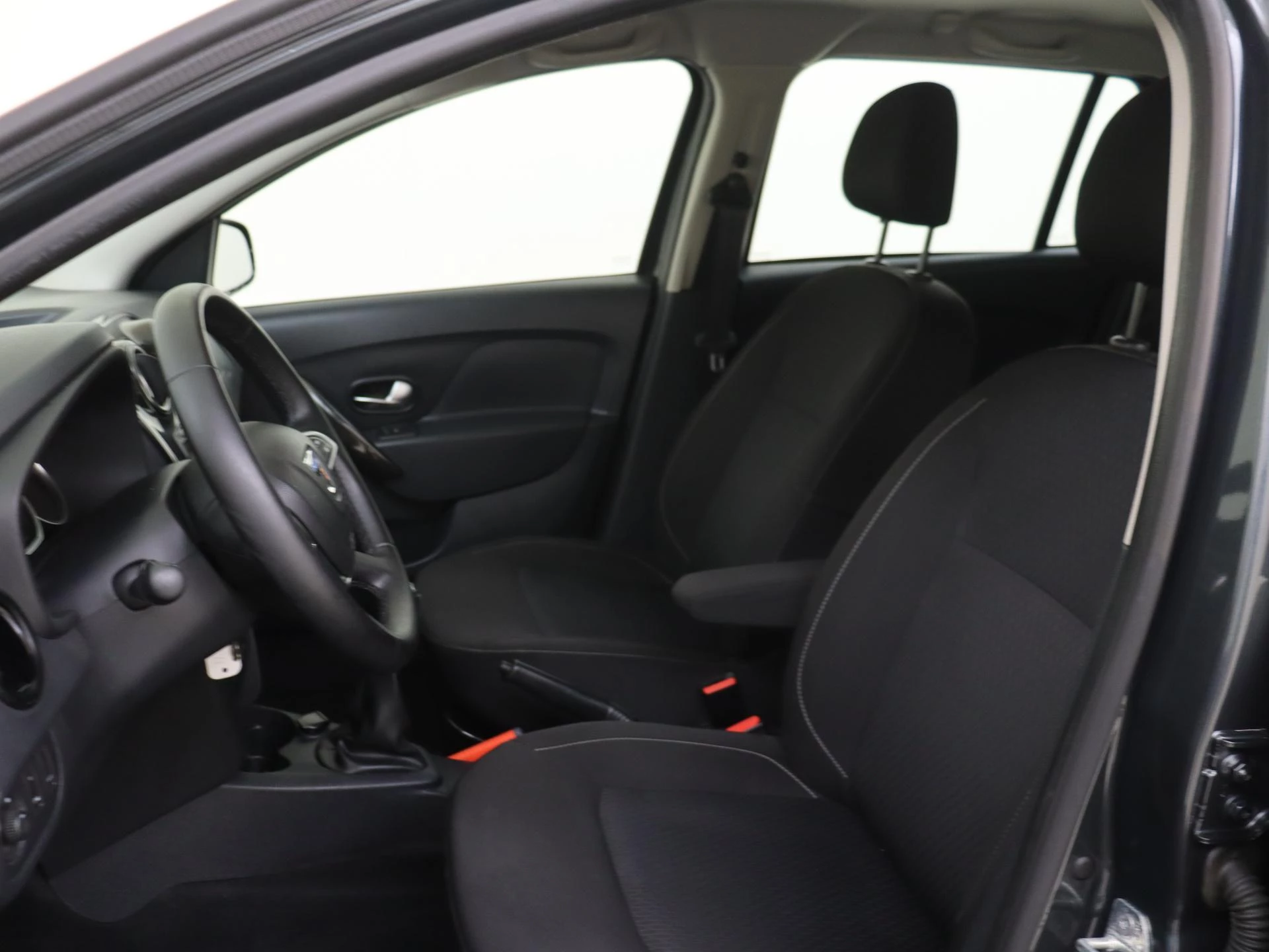 Dacia-Logan-image-10