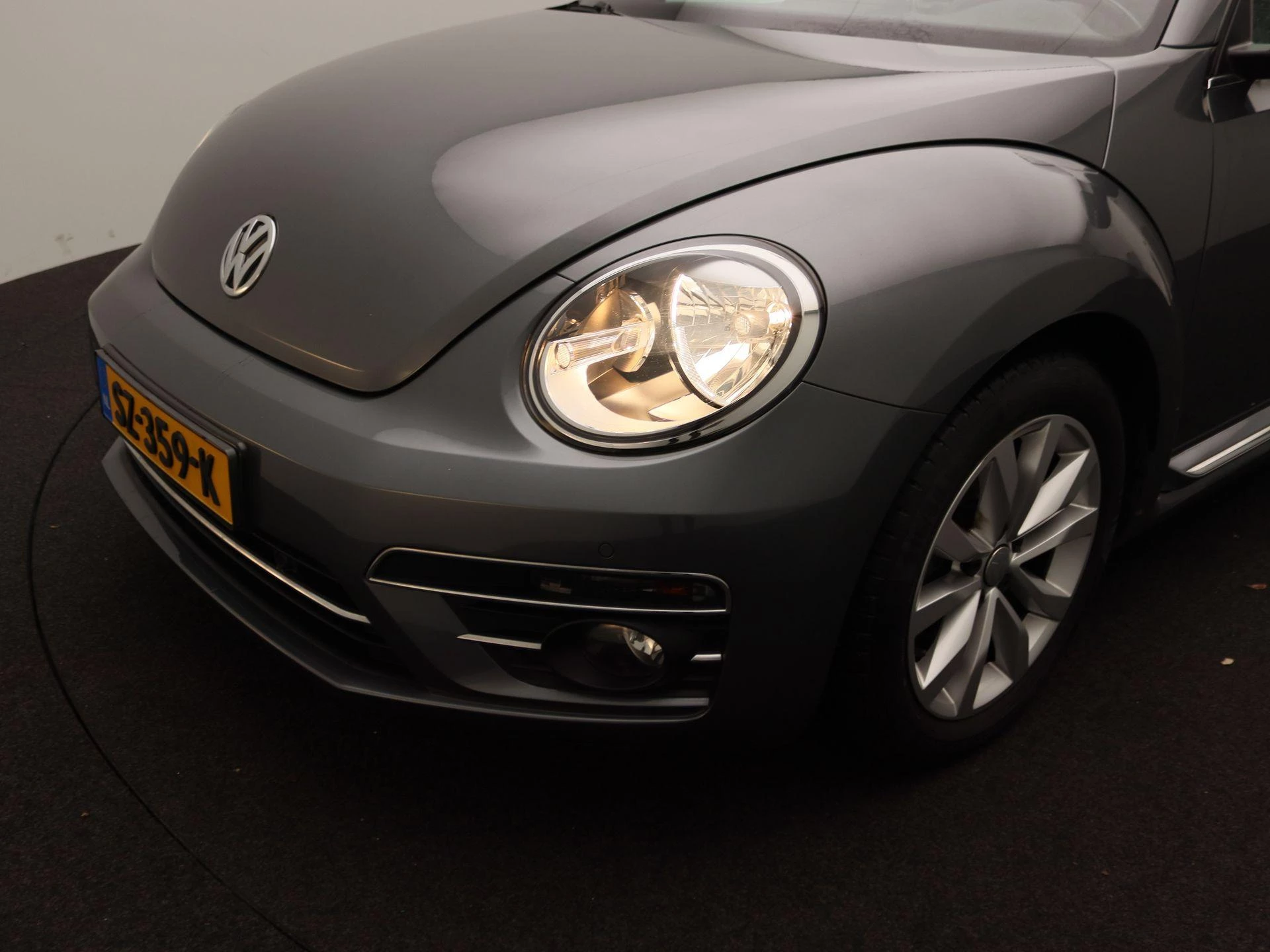 Volkswagen-Beetle-image-14