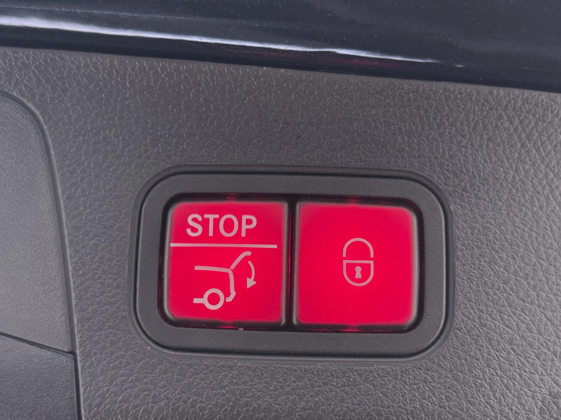 Mercedes-Benz-EQA-image-31