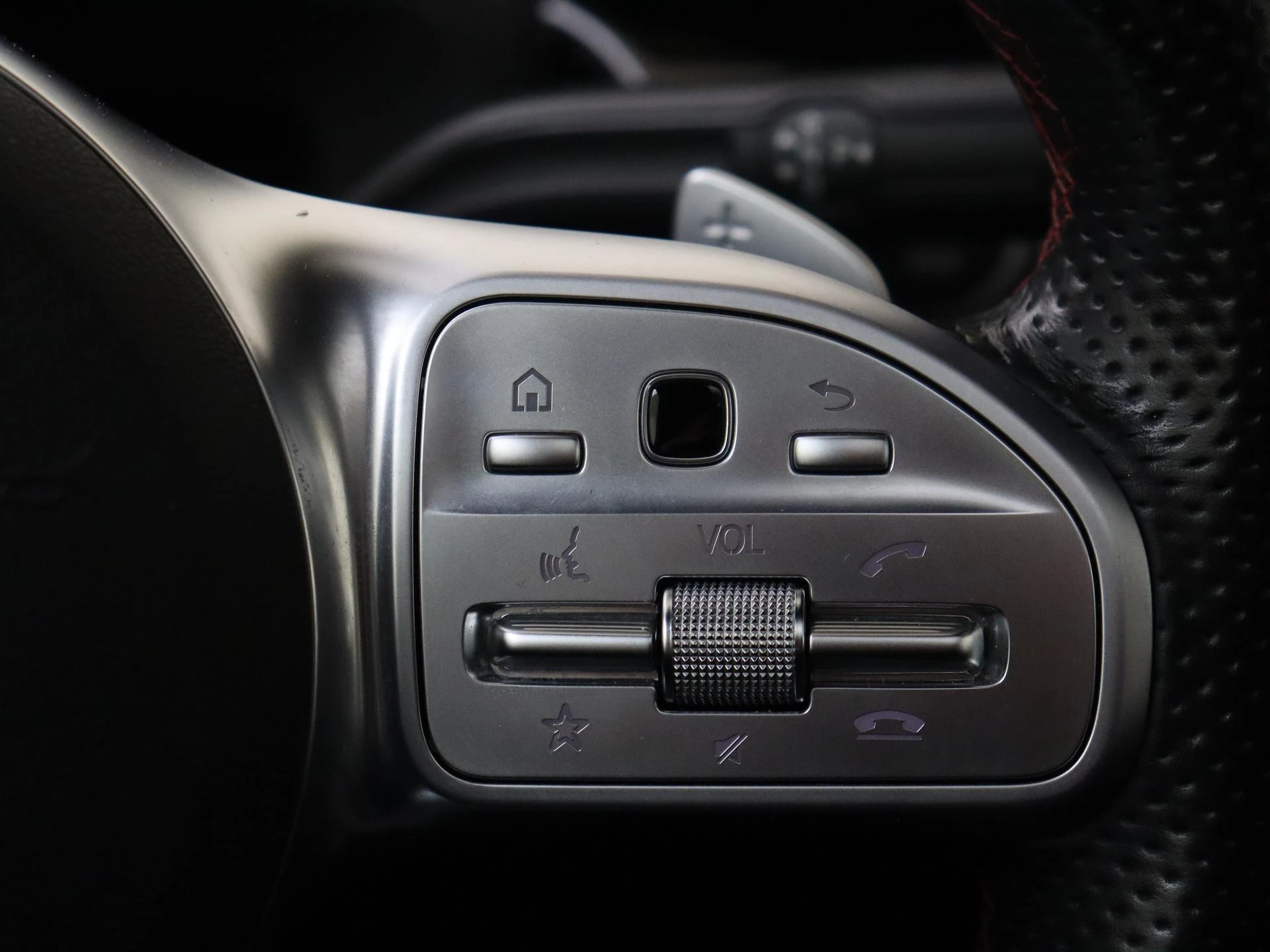 Mercedes-Benz-A-Klasse-image-12