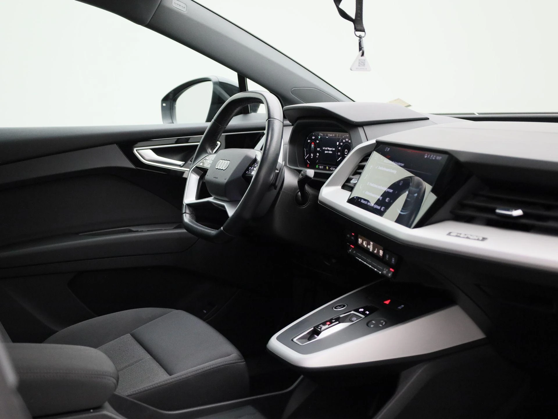 Audi-Q4 e-tron-image-37