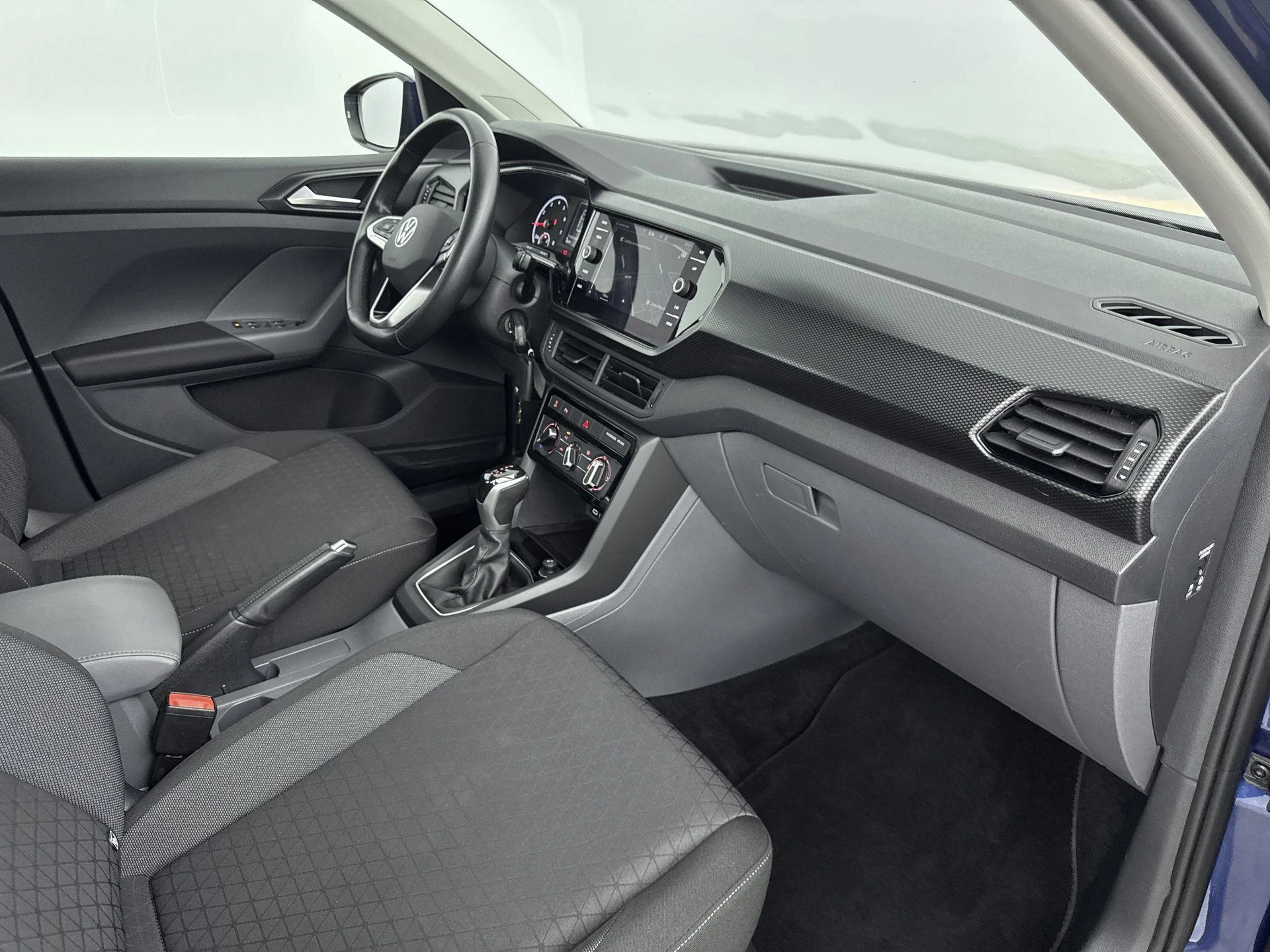 Volkswagen-T-Cross-image-7