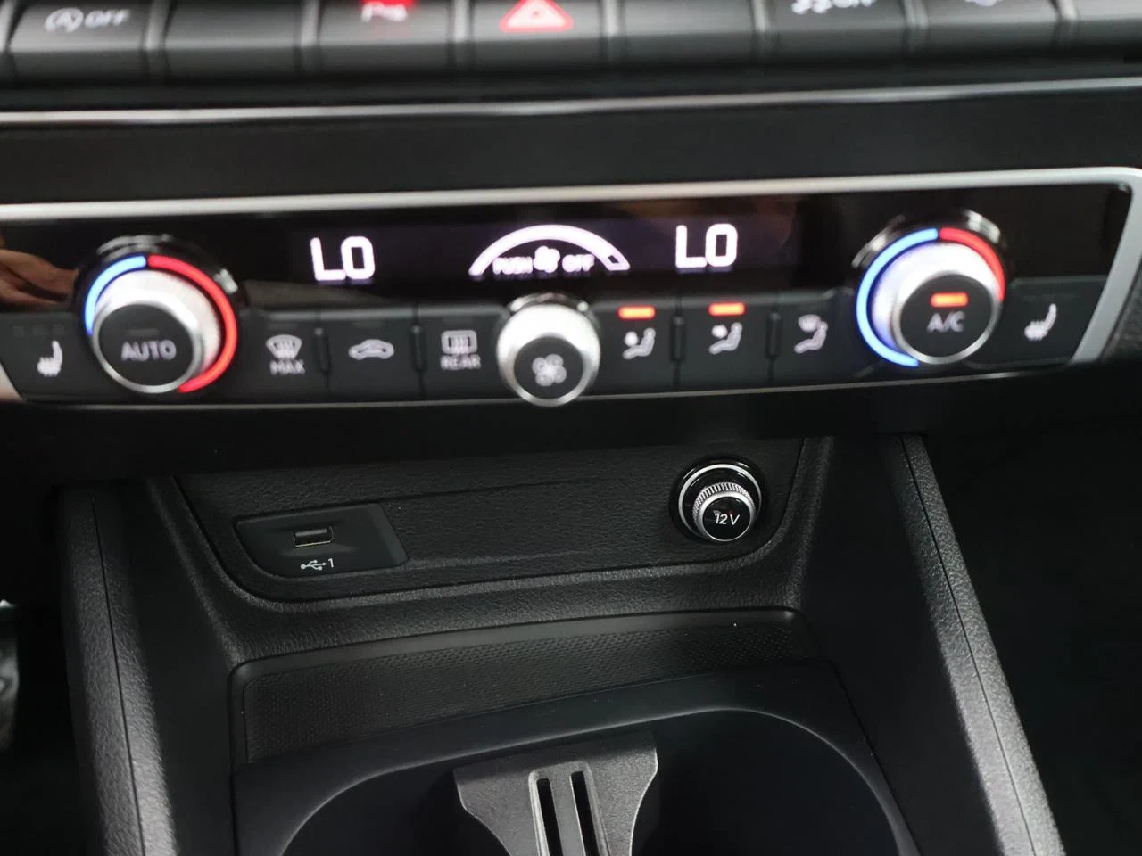 Audi Q2 35 TFSI Business Edition Advanced 150PK *AUTOMAAT*LEDER*CAMERA*CRUISE*PDC*VIRTUAL COCKPIT*AIRCO*ZETELVERWARMING*...*