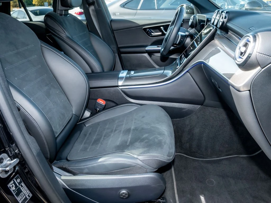 Mercedes-Benz-GLC 300 d-image-11
