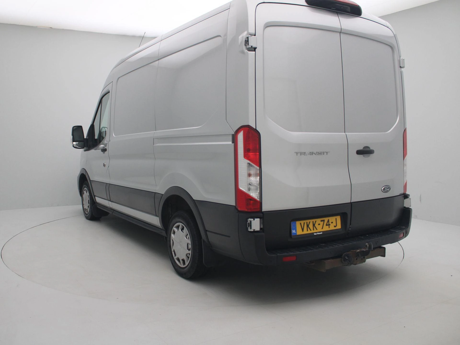Ford-Transit-image-2