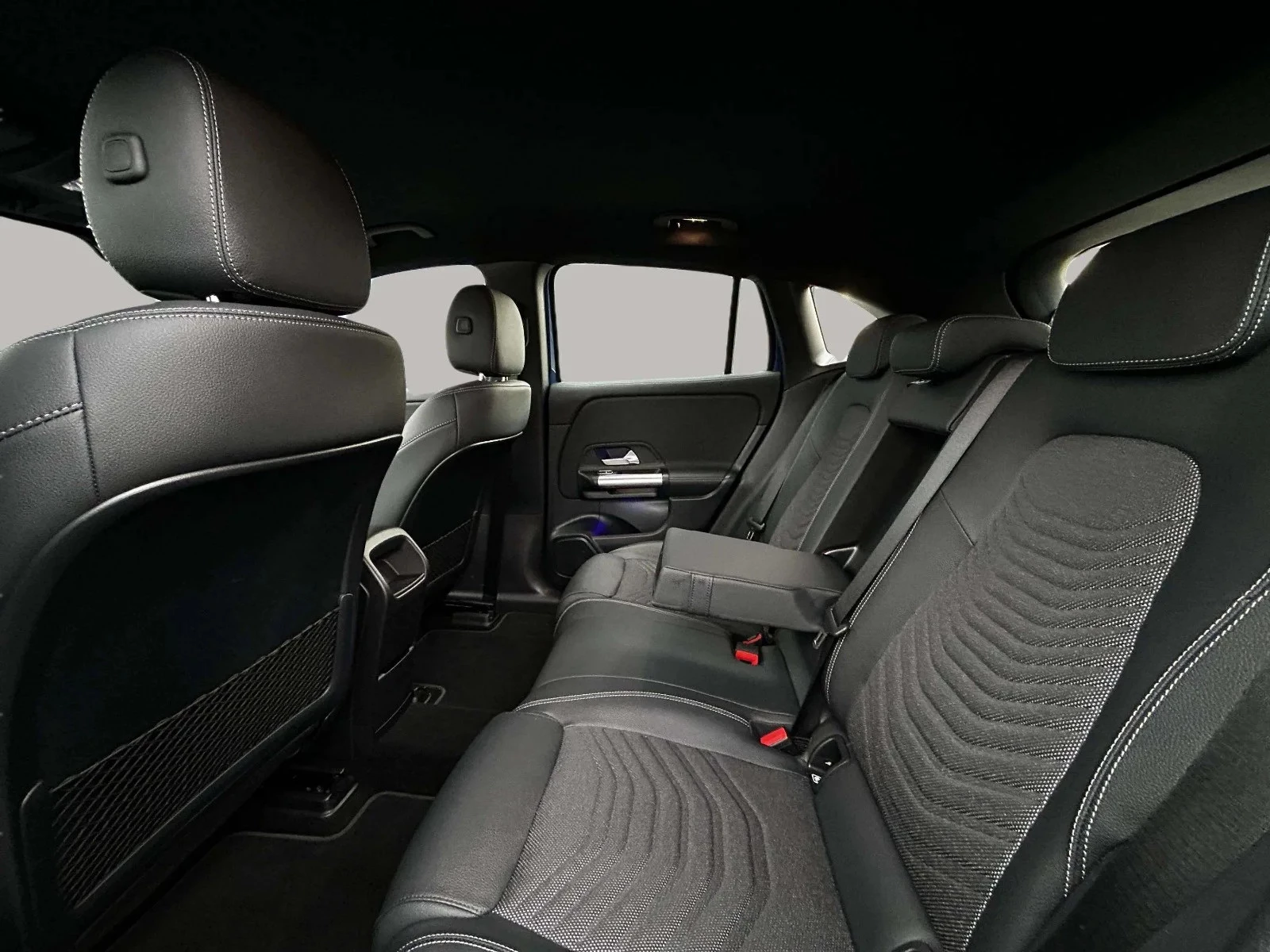 Mercedes-Benz-EQA-image-12