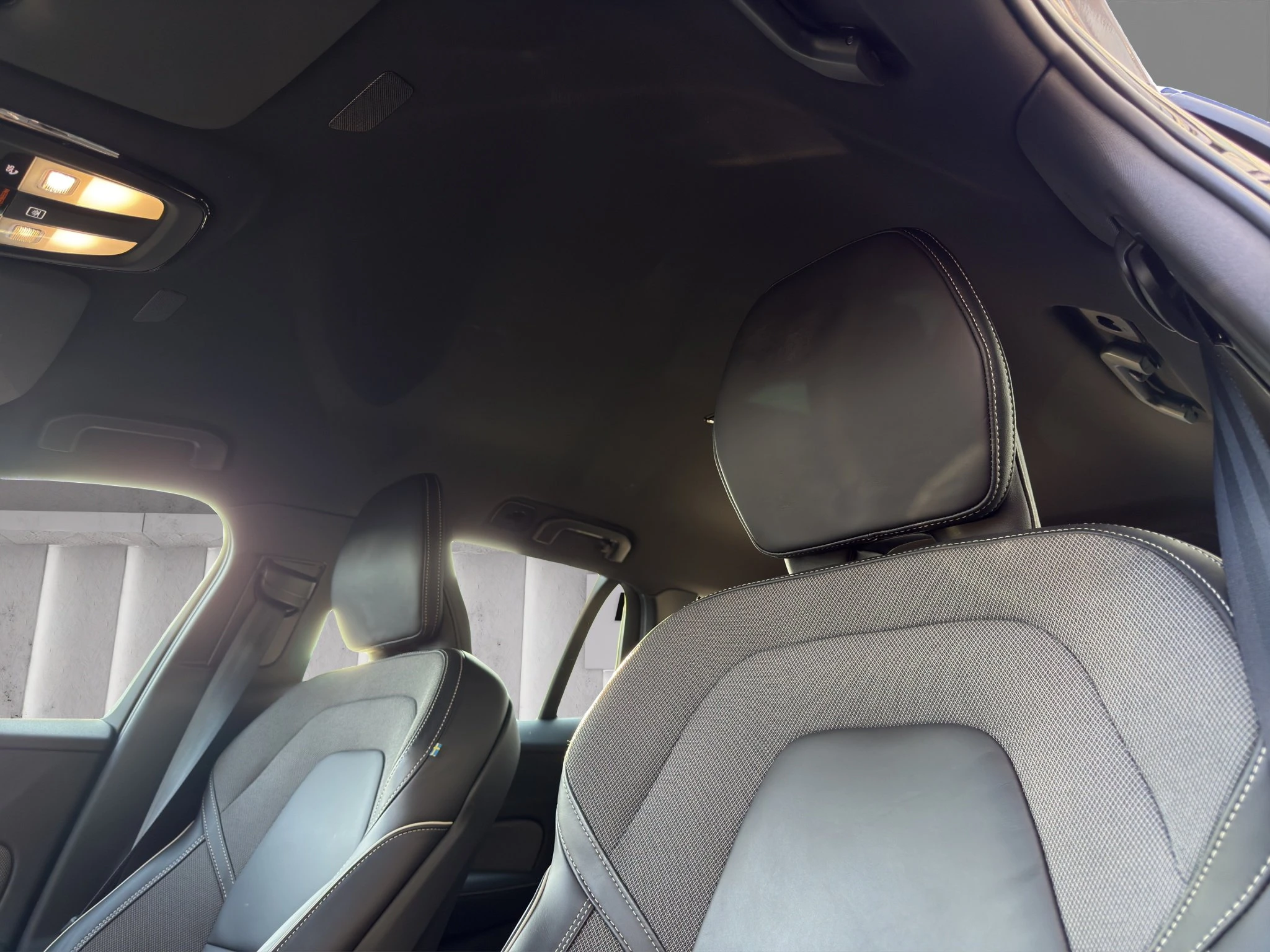 Volvo V60 B3 Plus Dark