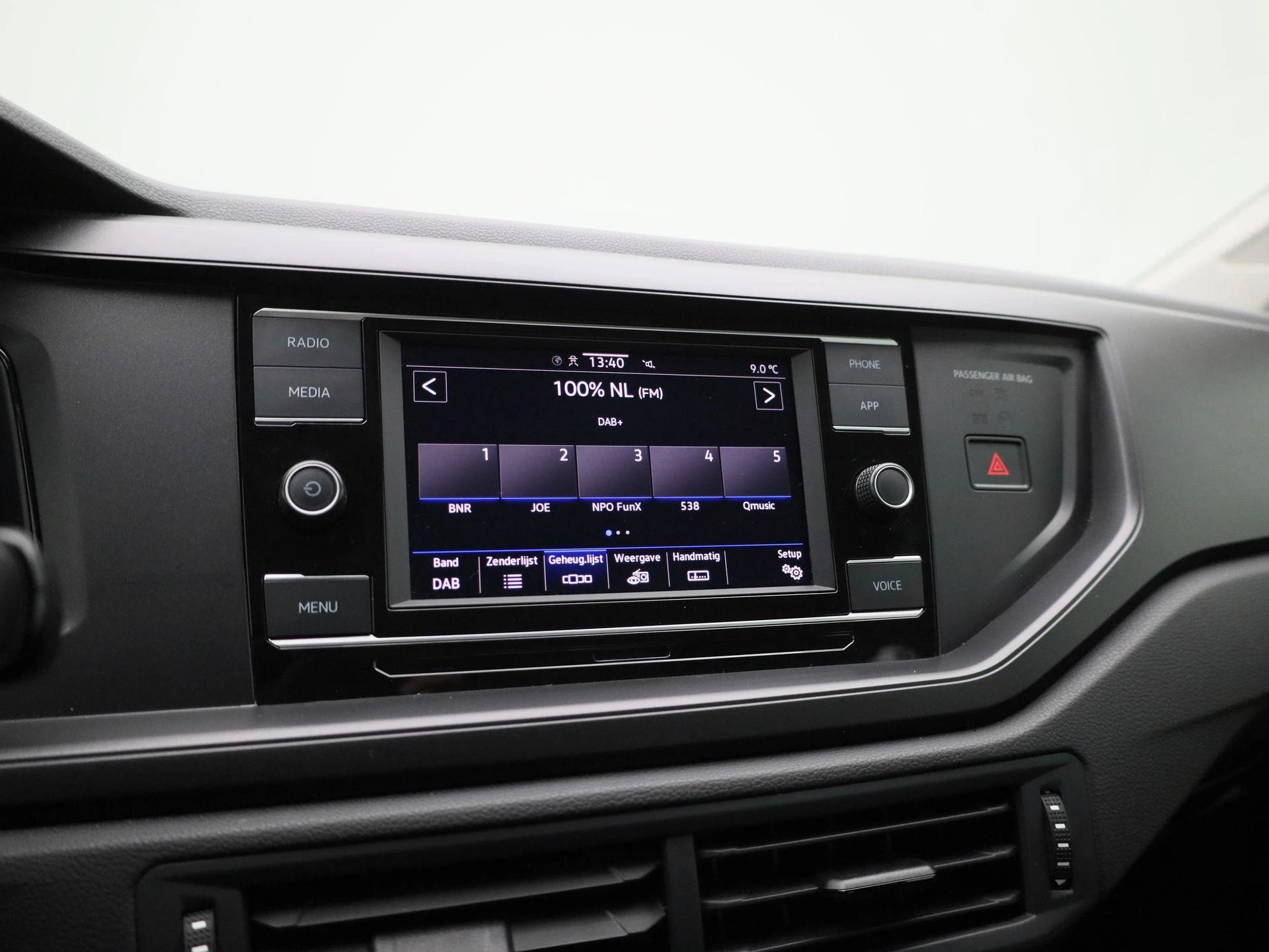 Volkswagen-Polo-image-13