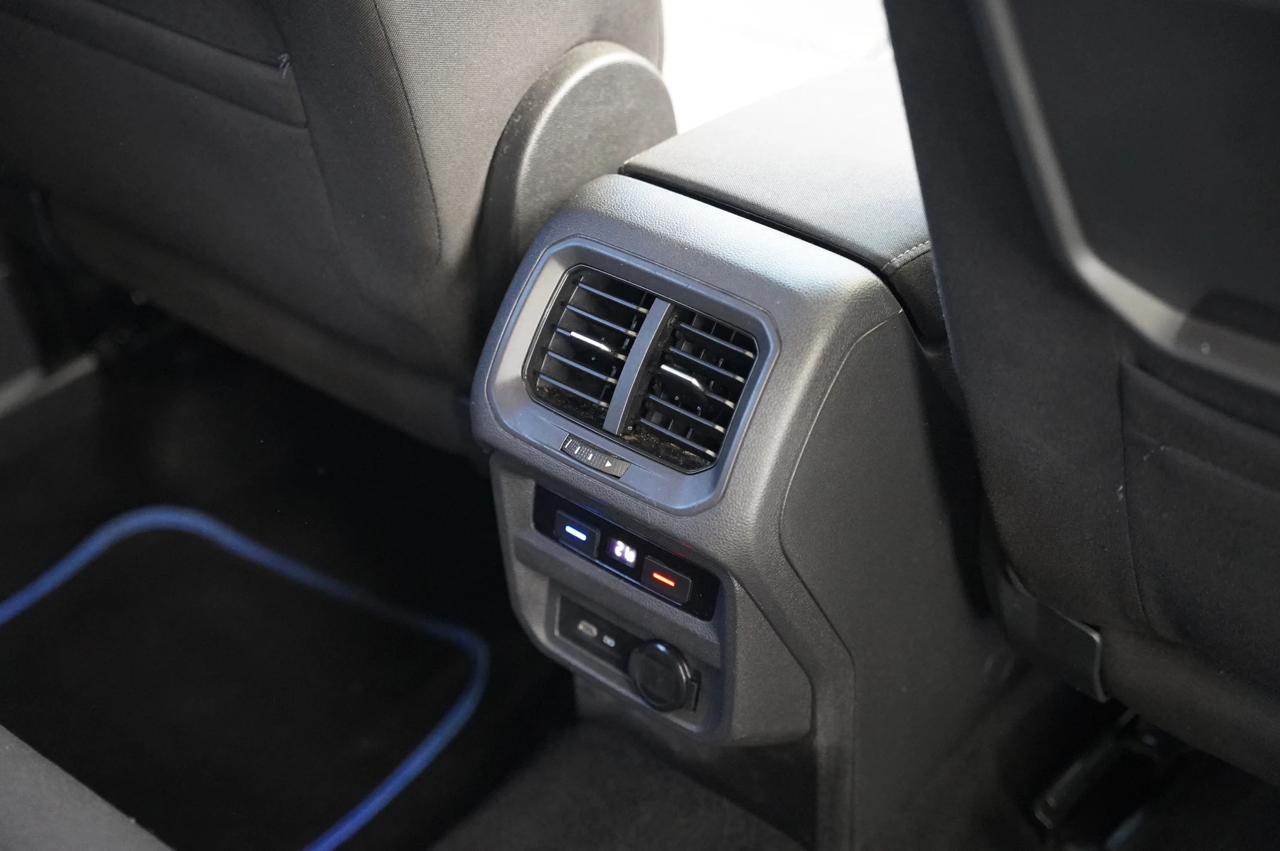 Volkswagen-Tiguan Allspace-image-24