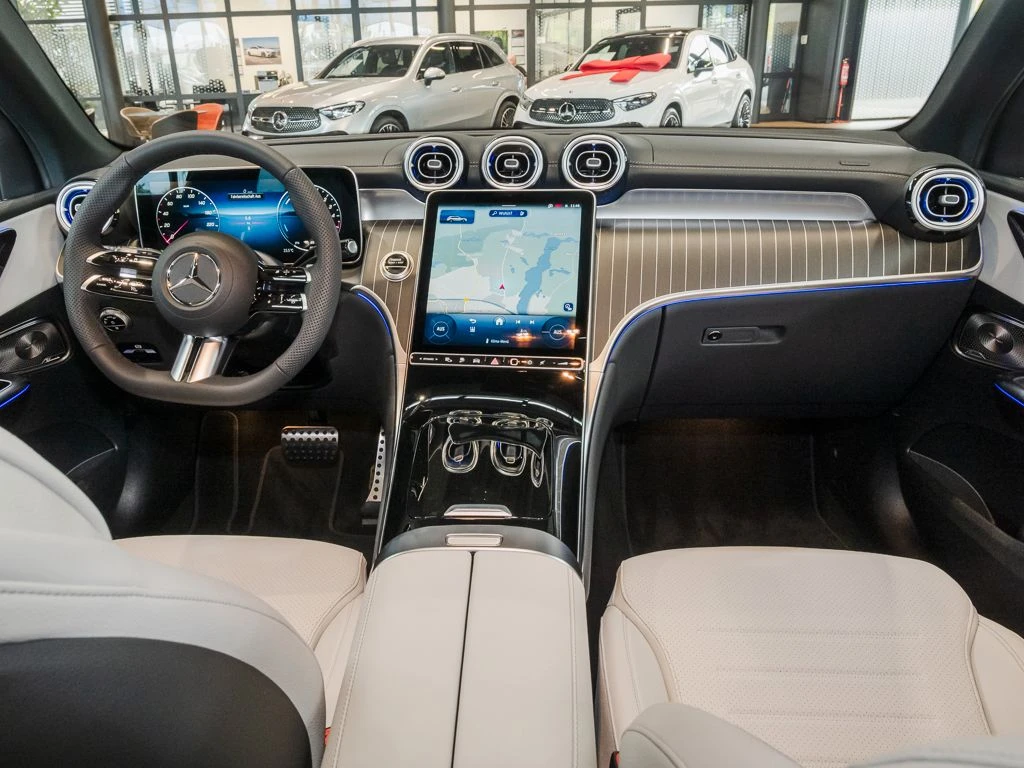 Mercedes-Benz-GLC 300 de-image-12
