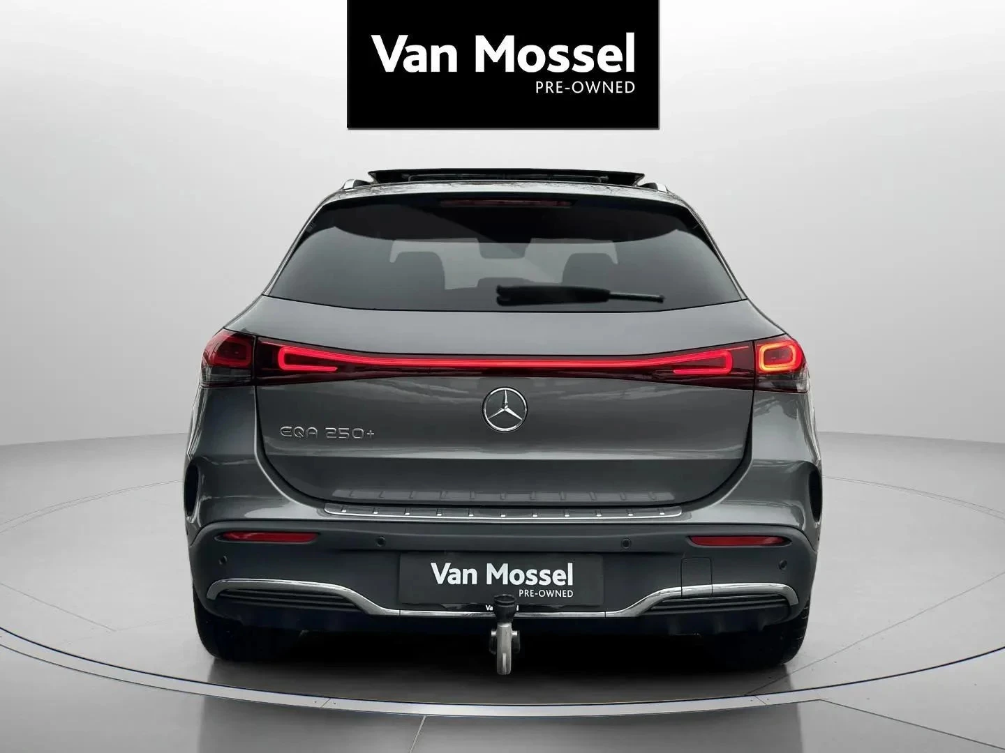 Mercedes-Benz-EQA-image-5