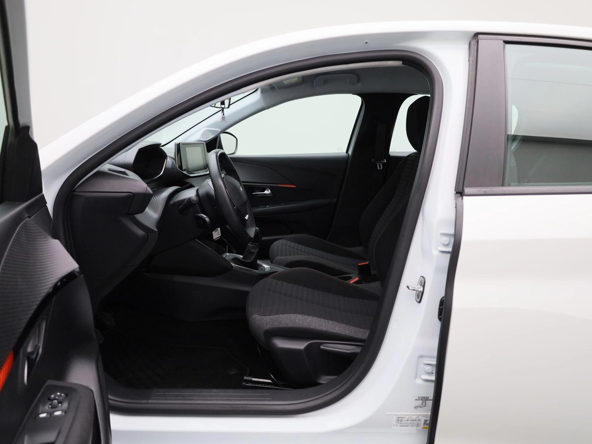 Peugeot-208-image-8
