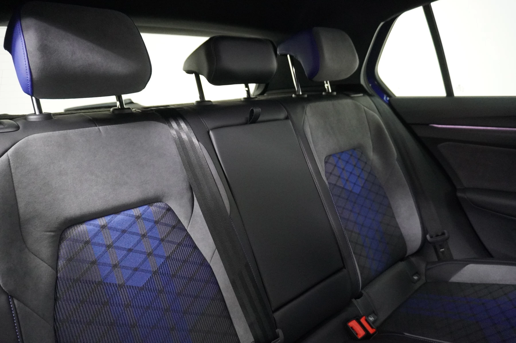 Volkswagen-Golf-image-10