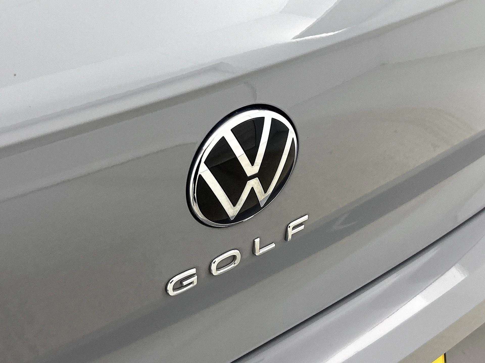 Volkswagen-Golf-image-11