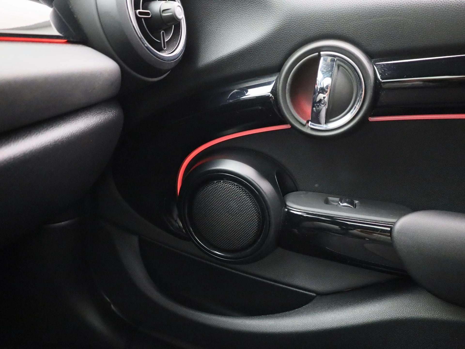 MINI-Cooper-image-31