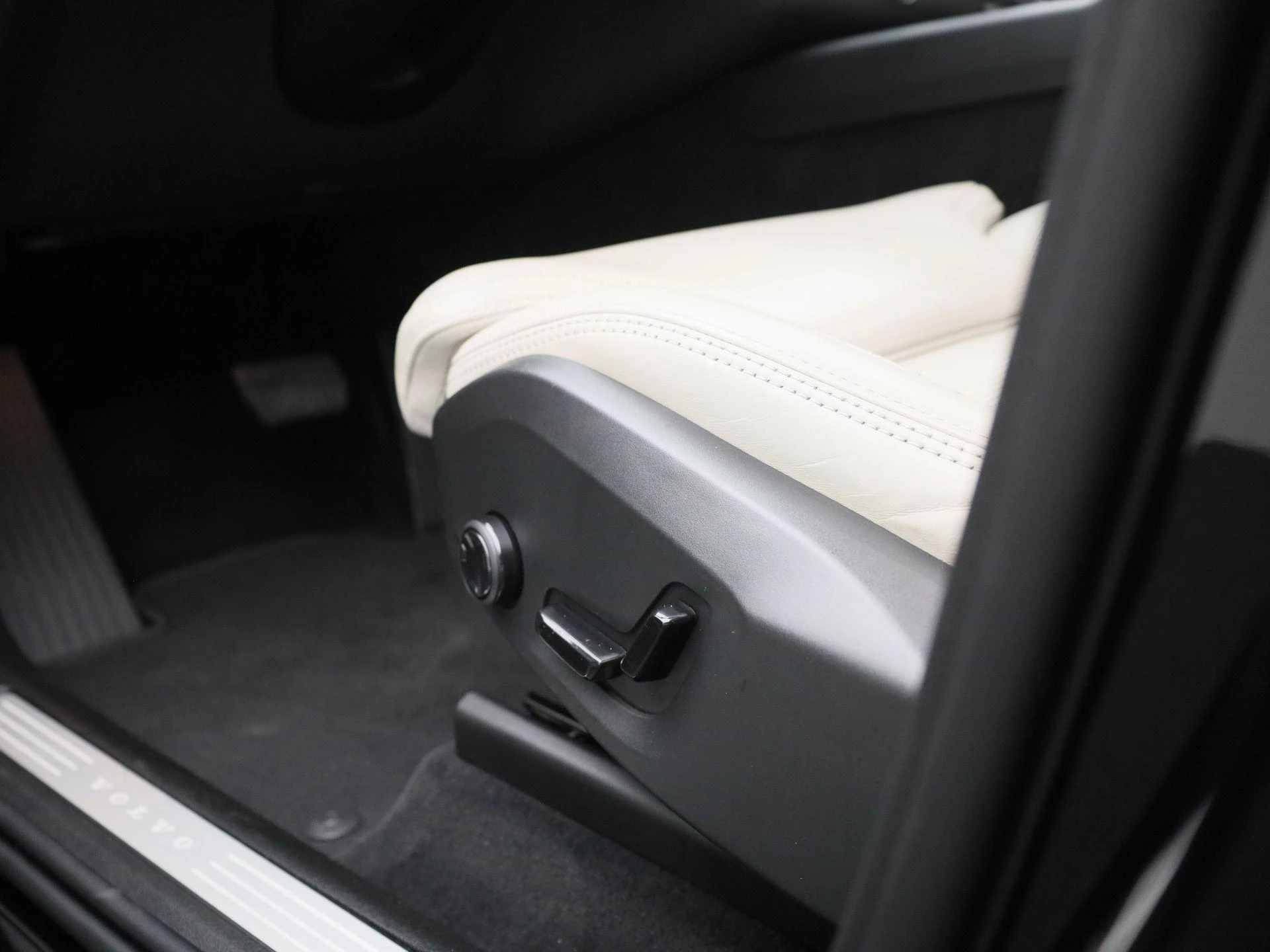 Volvo-XC60-image-31