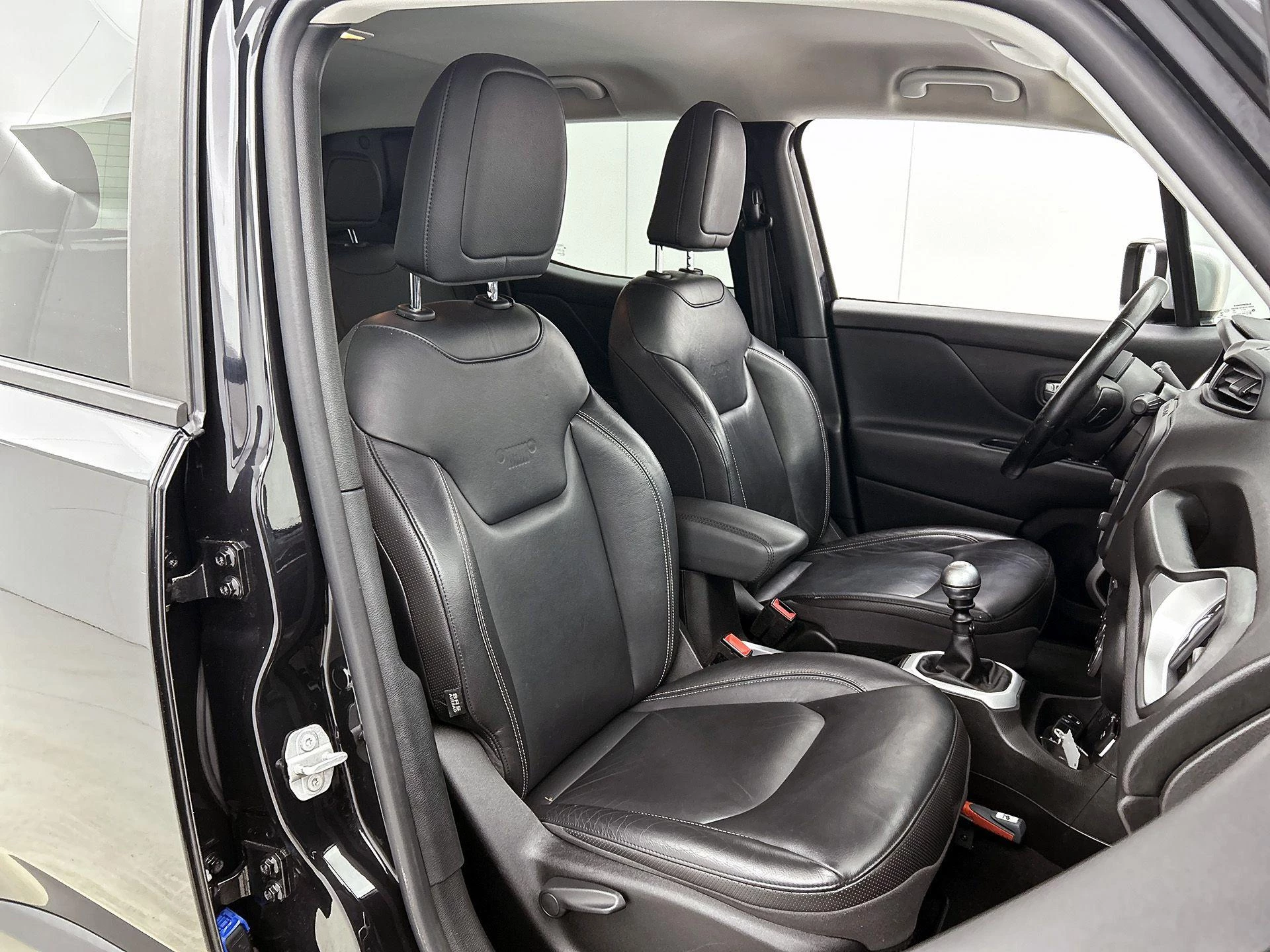 Jeep-Renegade-image-53