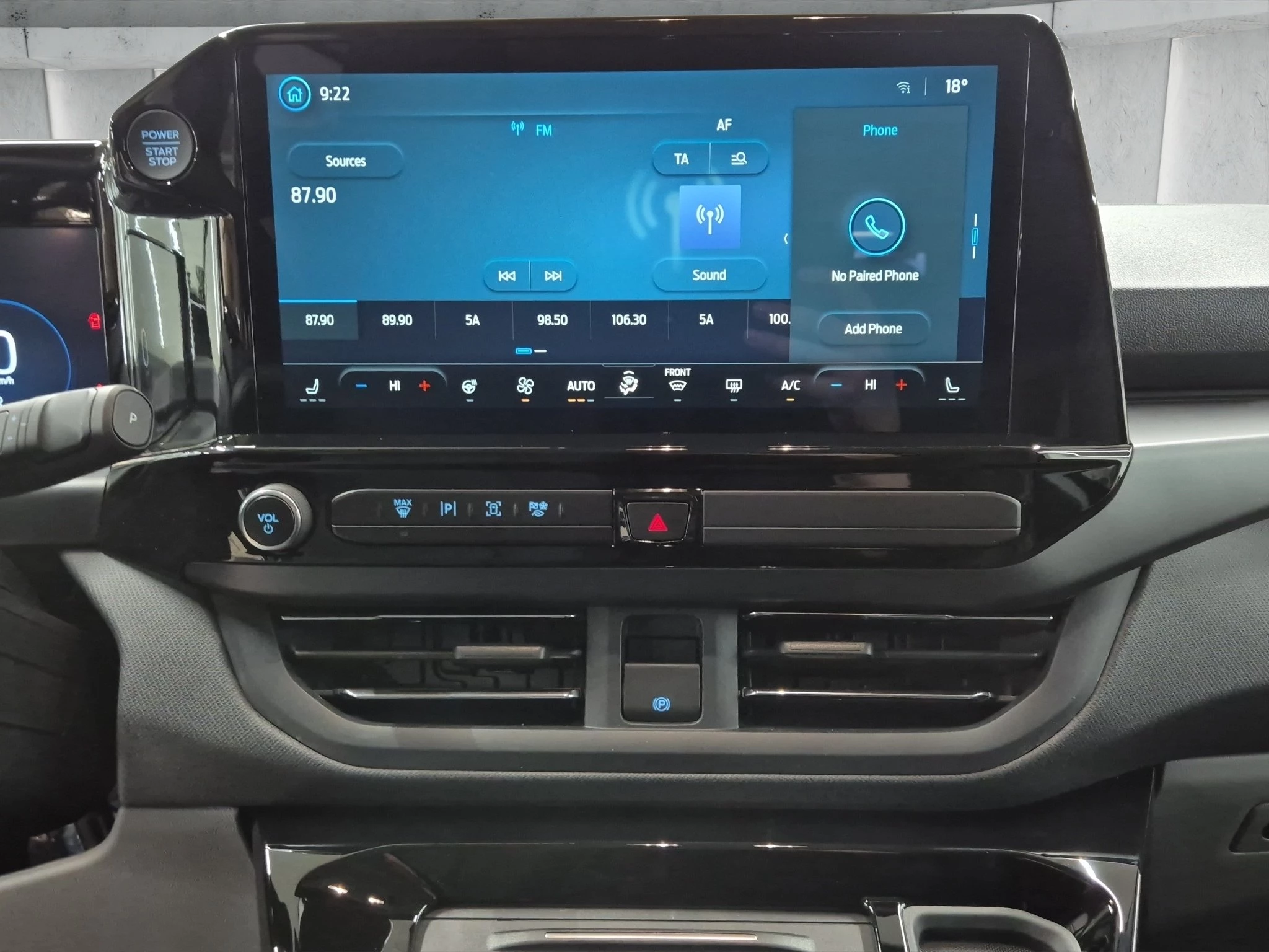 Ford Tourneo Custom Titanium 2.0 EcoBlue 125kW 320 L1 Auto FWD Van. 4-türig