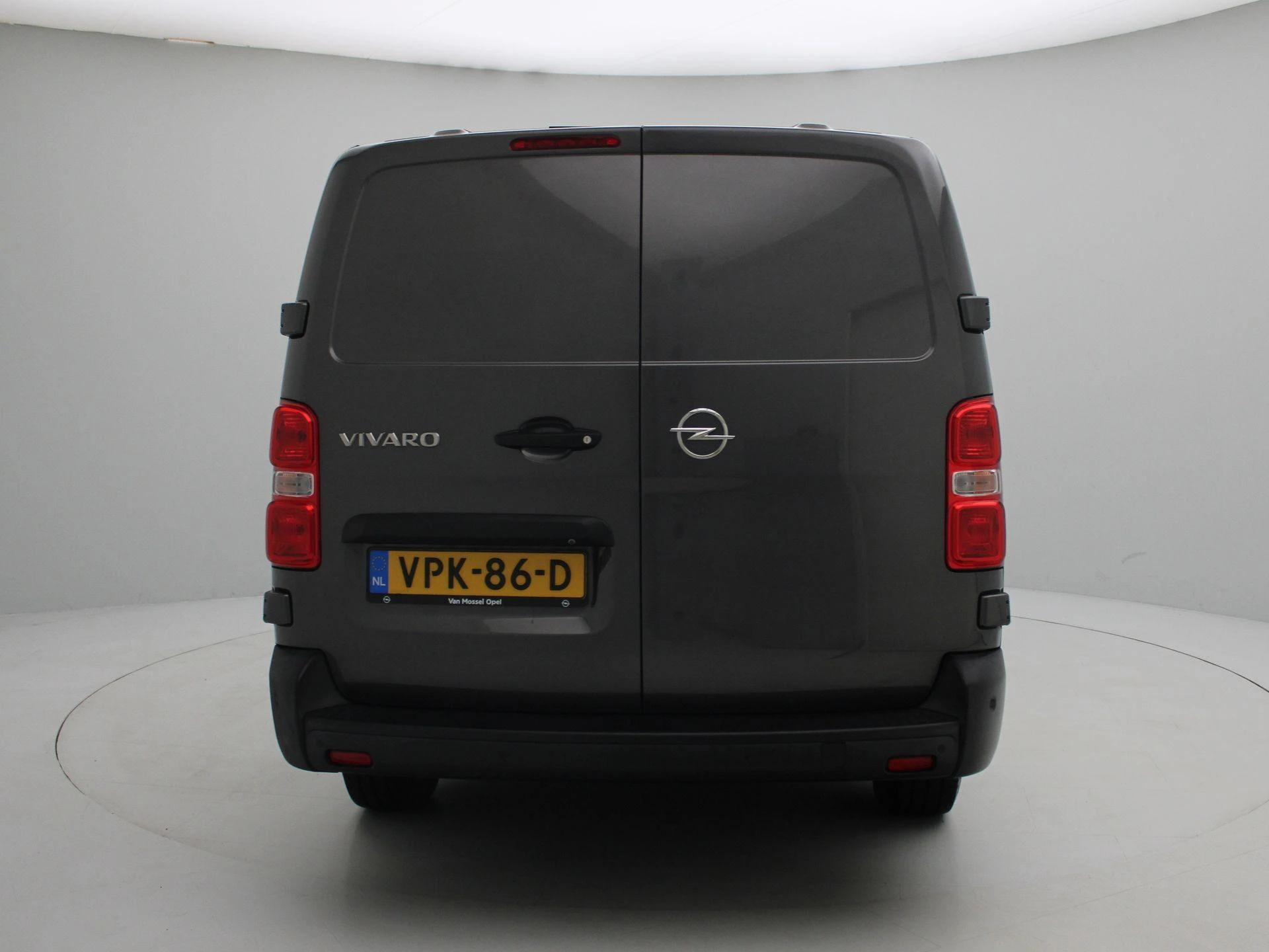 Opel-Vivaro-image-4